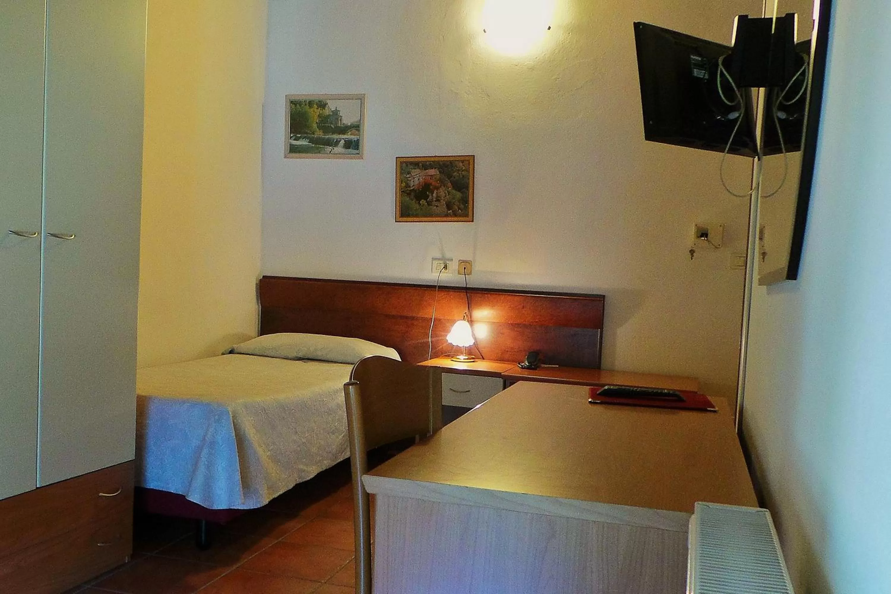 Single Room in Hotel Roma