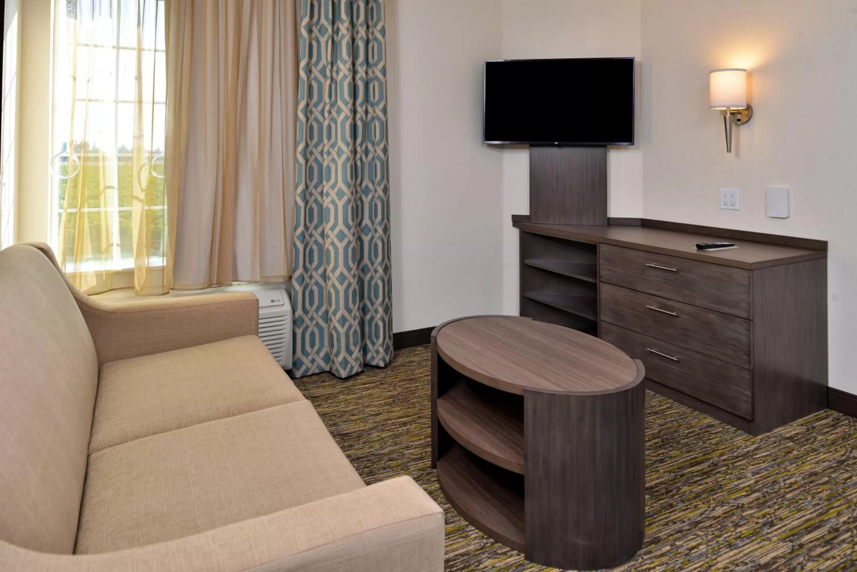 One-Bedroom King Suite in Candlewood Suites - Lodi by IHG