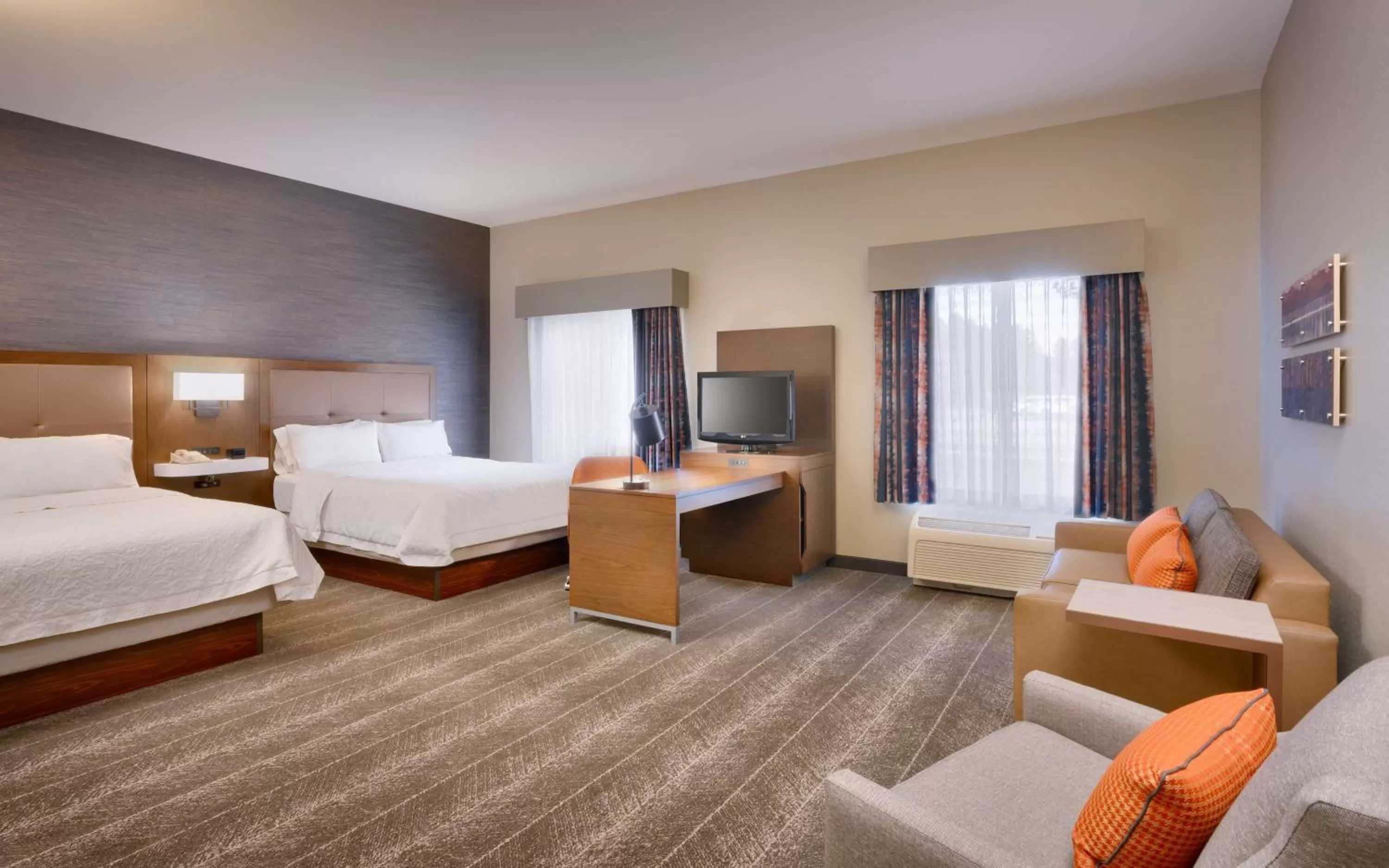 Non-Smoking Queen Studio with Balcony - single occupancy in Hampton Inn & Suites Show Low-Pinetop