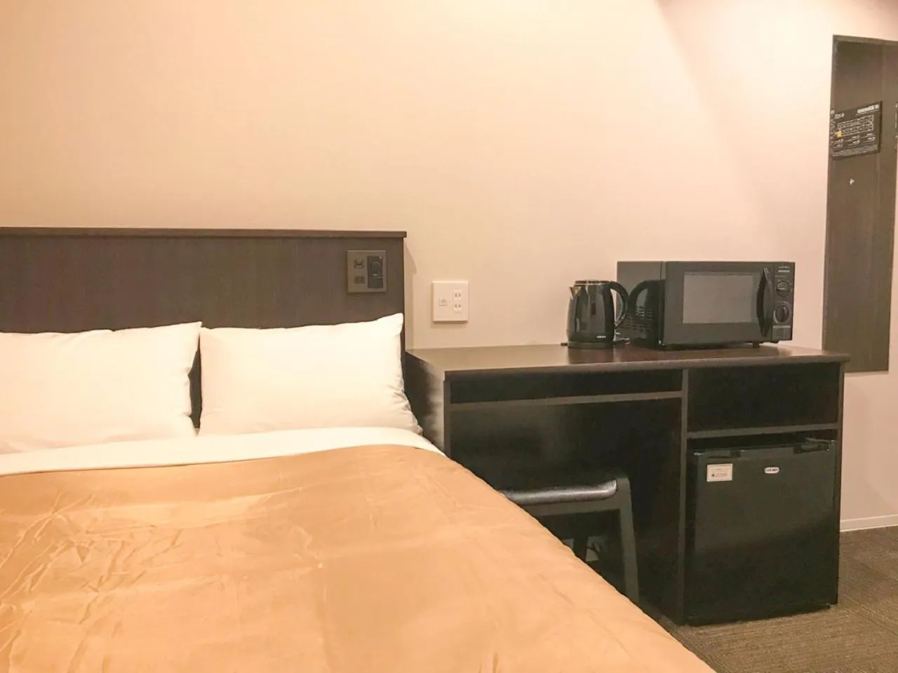 Double Room with Small Double Bed - single occupancy - Smoking in HOTEL LiVEMAX Shinyokohama