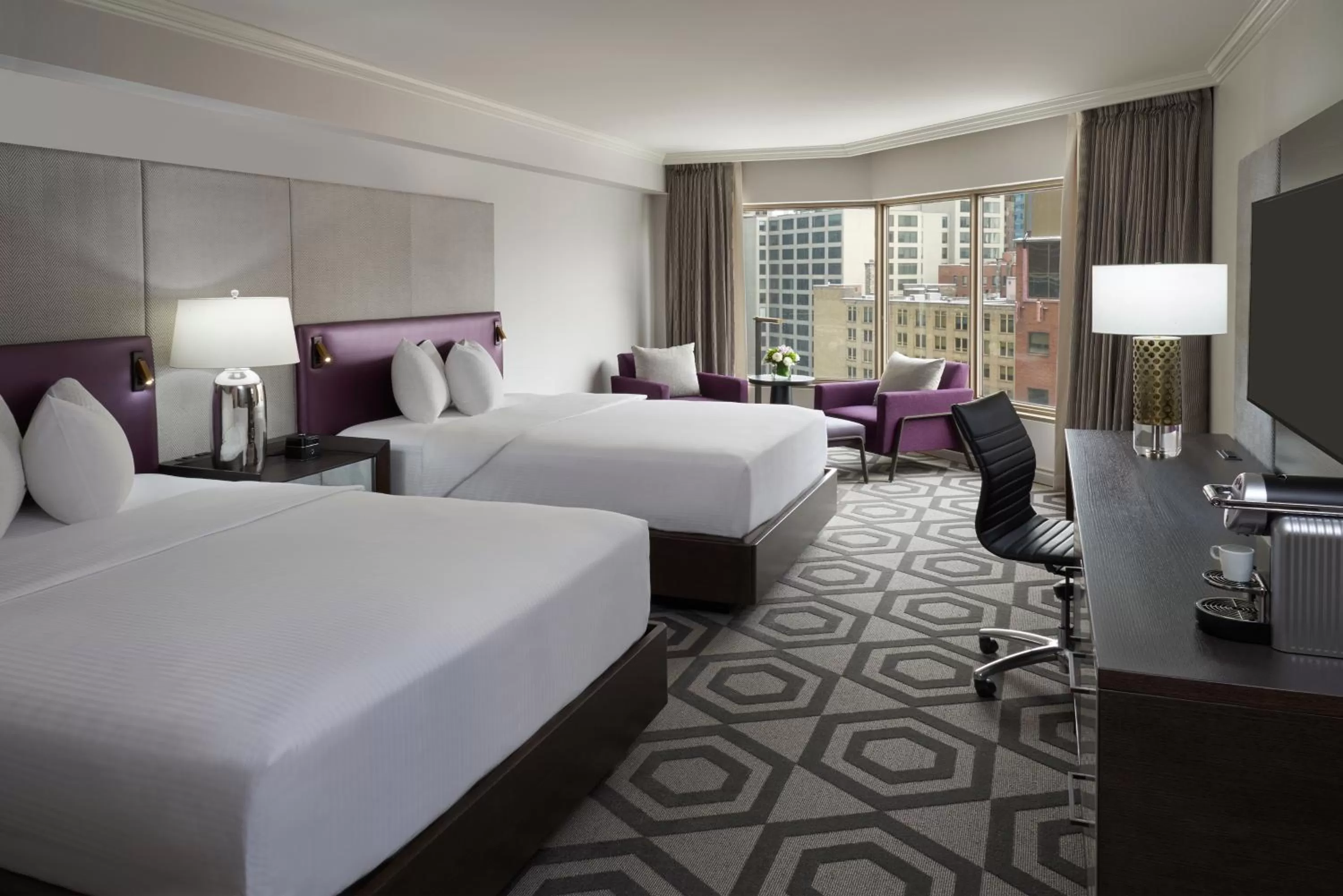 Premium Twin Room with Lounge Access in InterContinental Toronto Centre by IHG