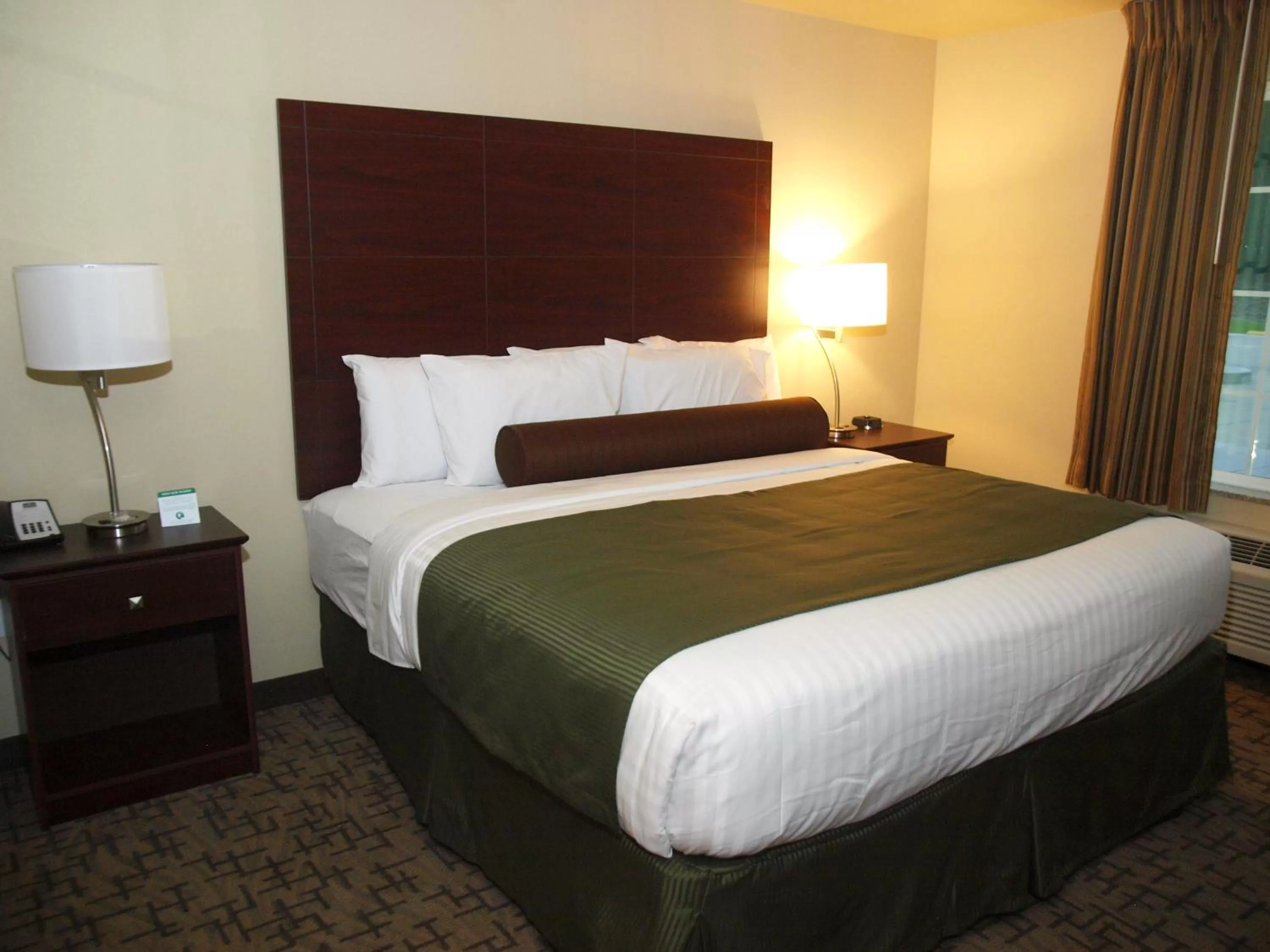 King Room in Cobblestone Inn & Suites - Vinton, LA