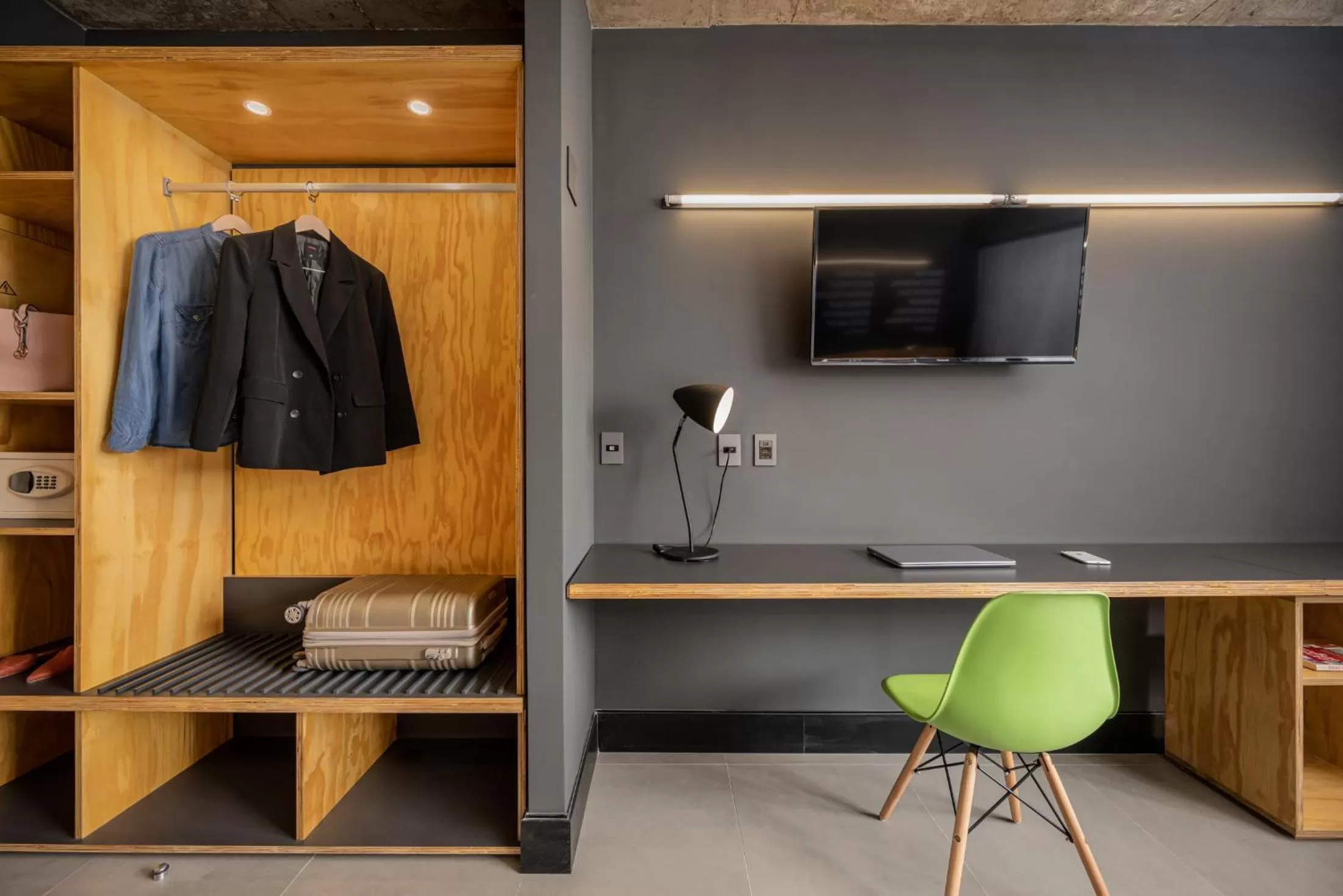 Standard PwD Disability Access - single occupancy - 1 Double Bed in Intercity Canoas