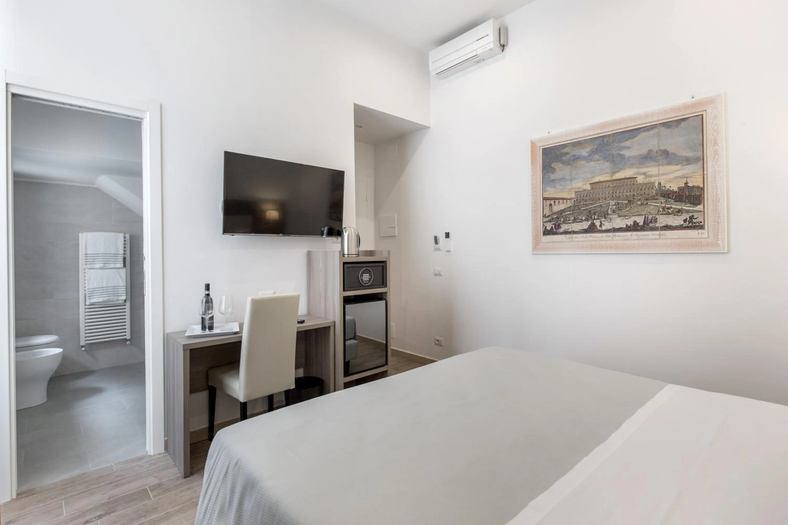 Economy Double or Twin Room in Apollo Guest House