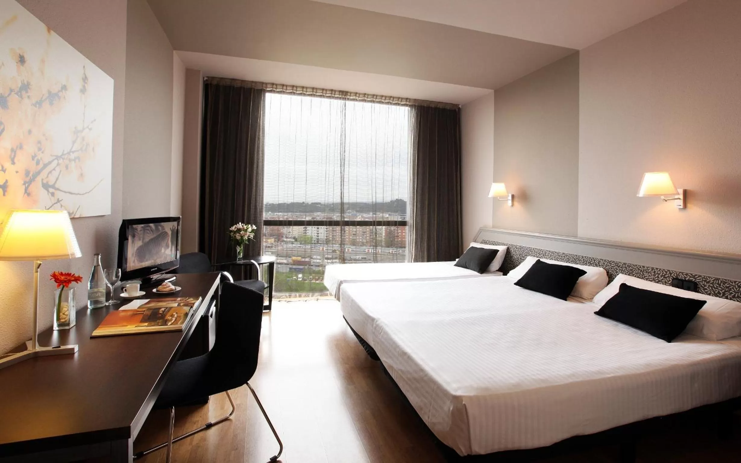 Double Room with Extra Bed in Ciutat de Granollers