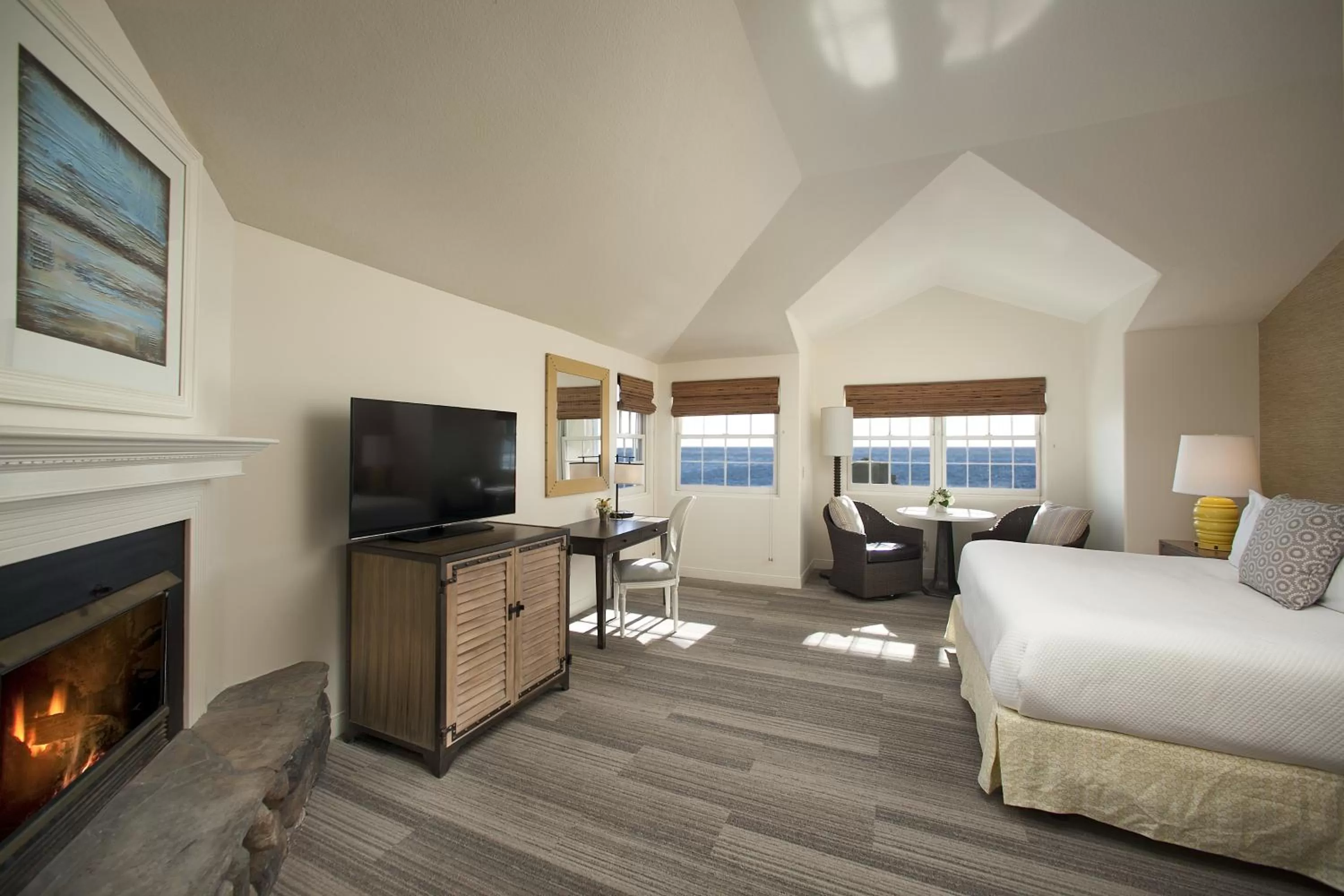 Ocean View King  in Fogcatcher Inn