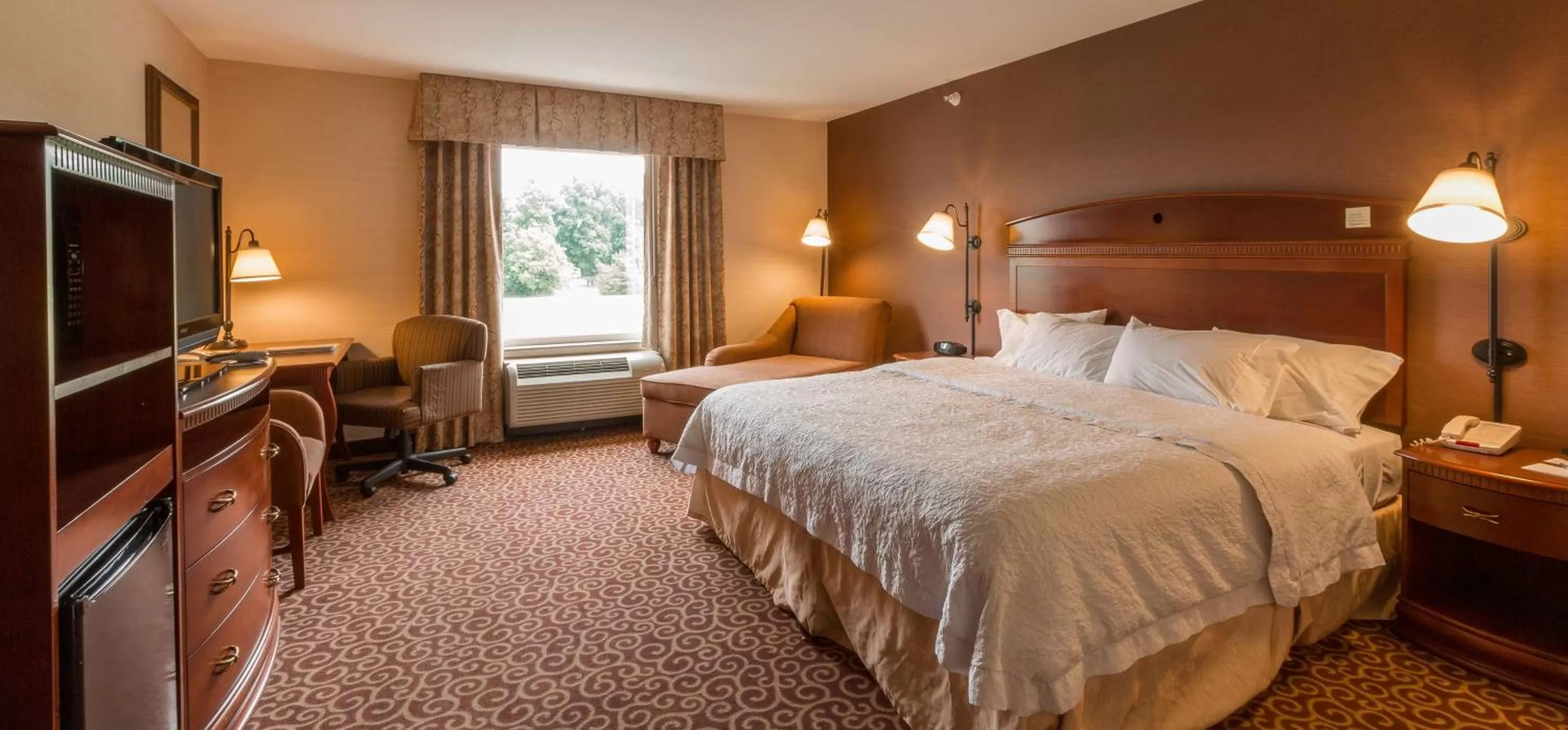 King Room - Hearing Access/Non-Smoking in Hampton Inn Goshen