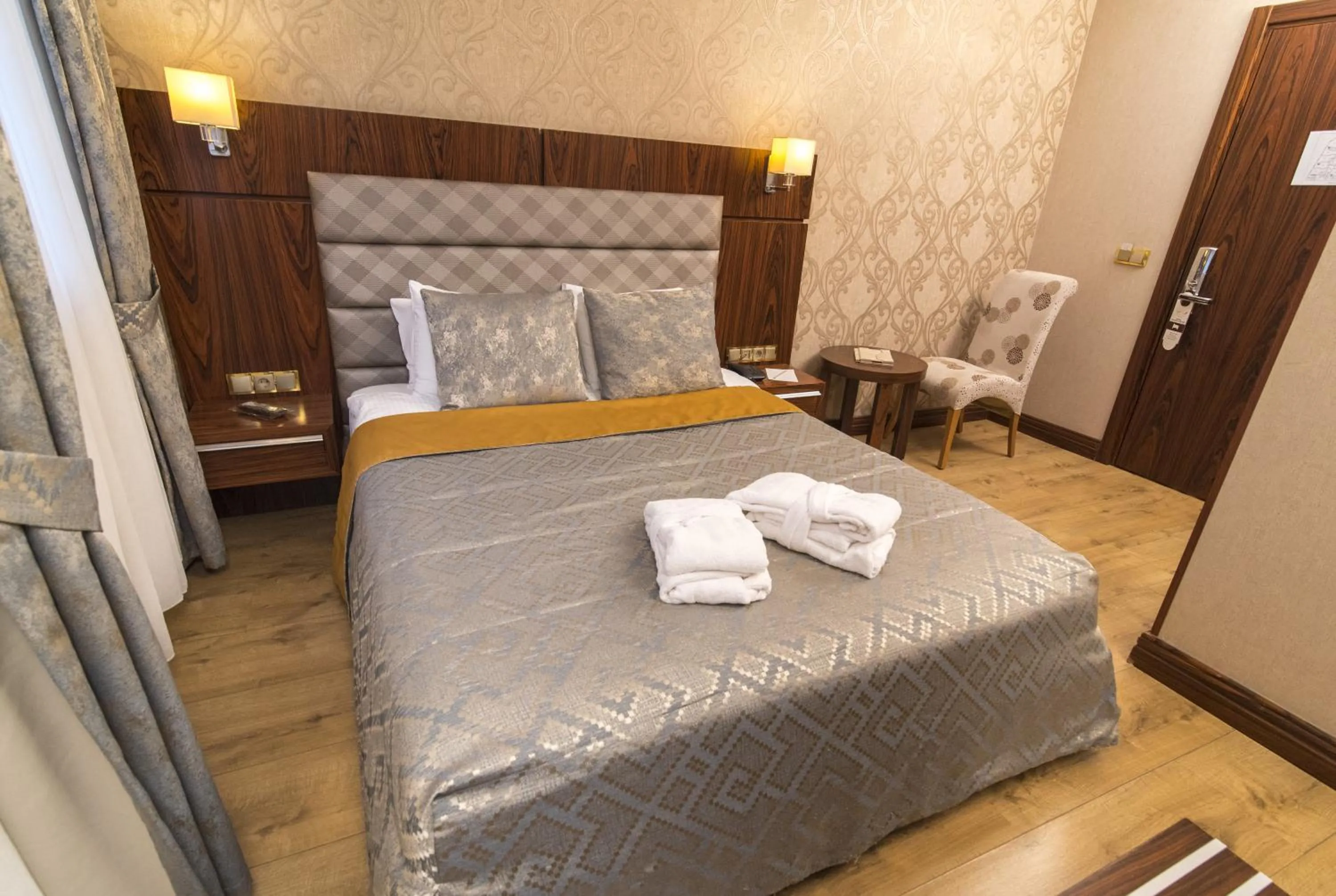 Budget Double Room in MidMar Deluxe Hotel