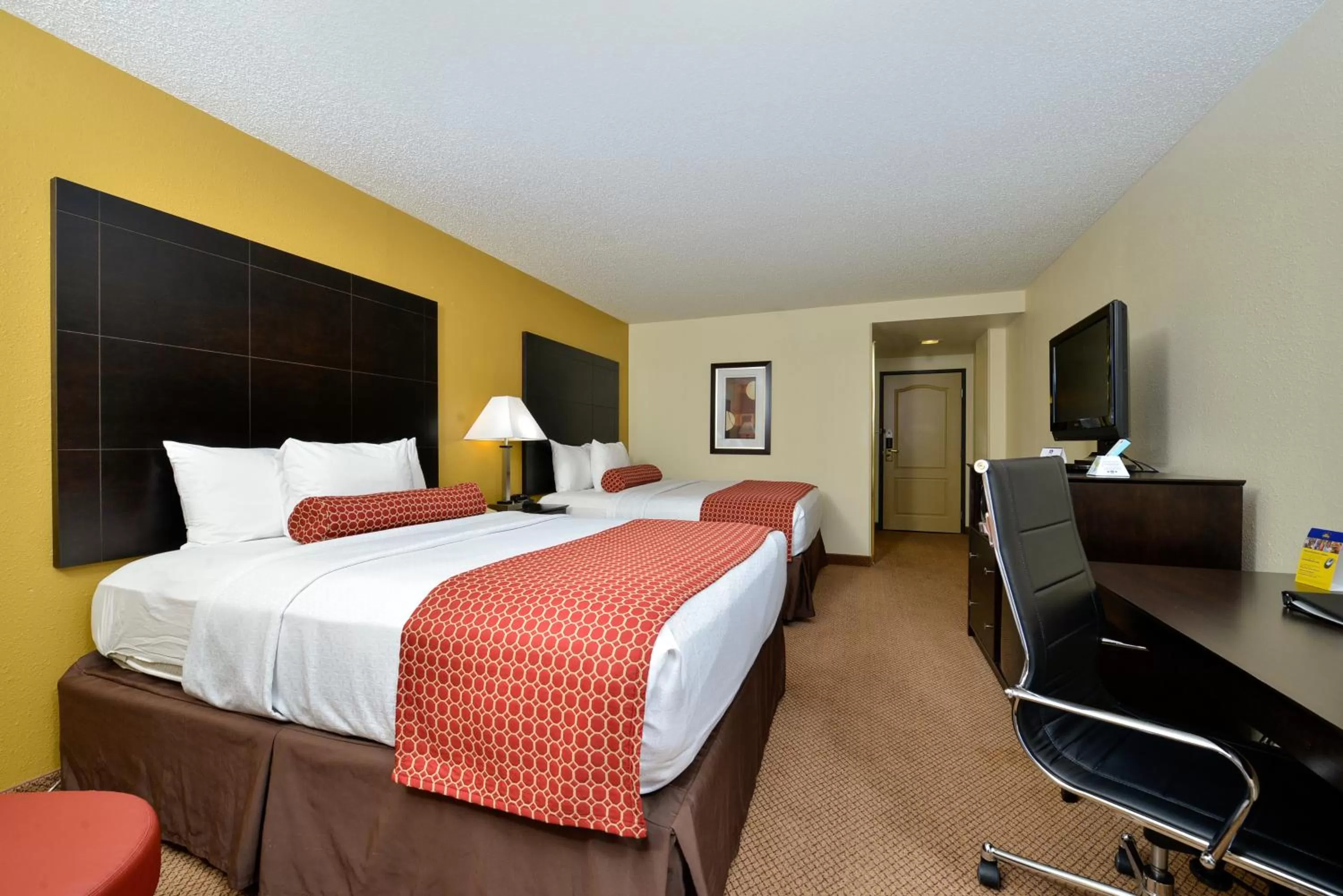 Queen Room with Two Queen Beds and Roll-In Shower - Disability Access/Non-Smoking in Spark by Hilton Denver Tech Center Greenwood Village