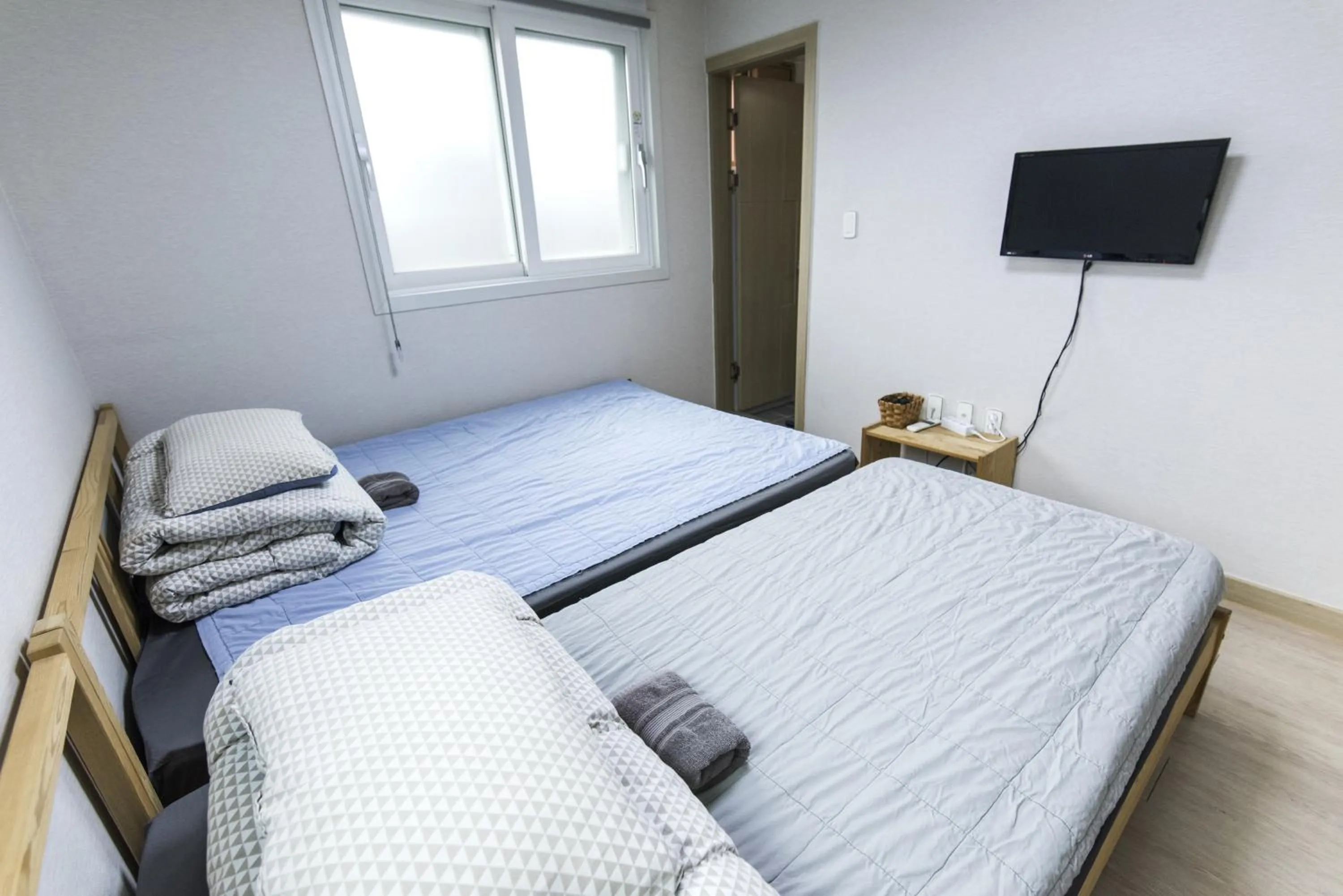 Superior Twin Room with Private Bathroom - single occupancy in Twin Rabbit Guesthouse