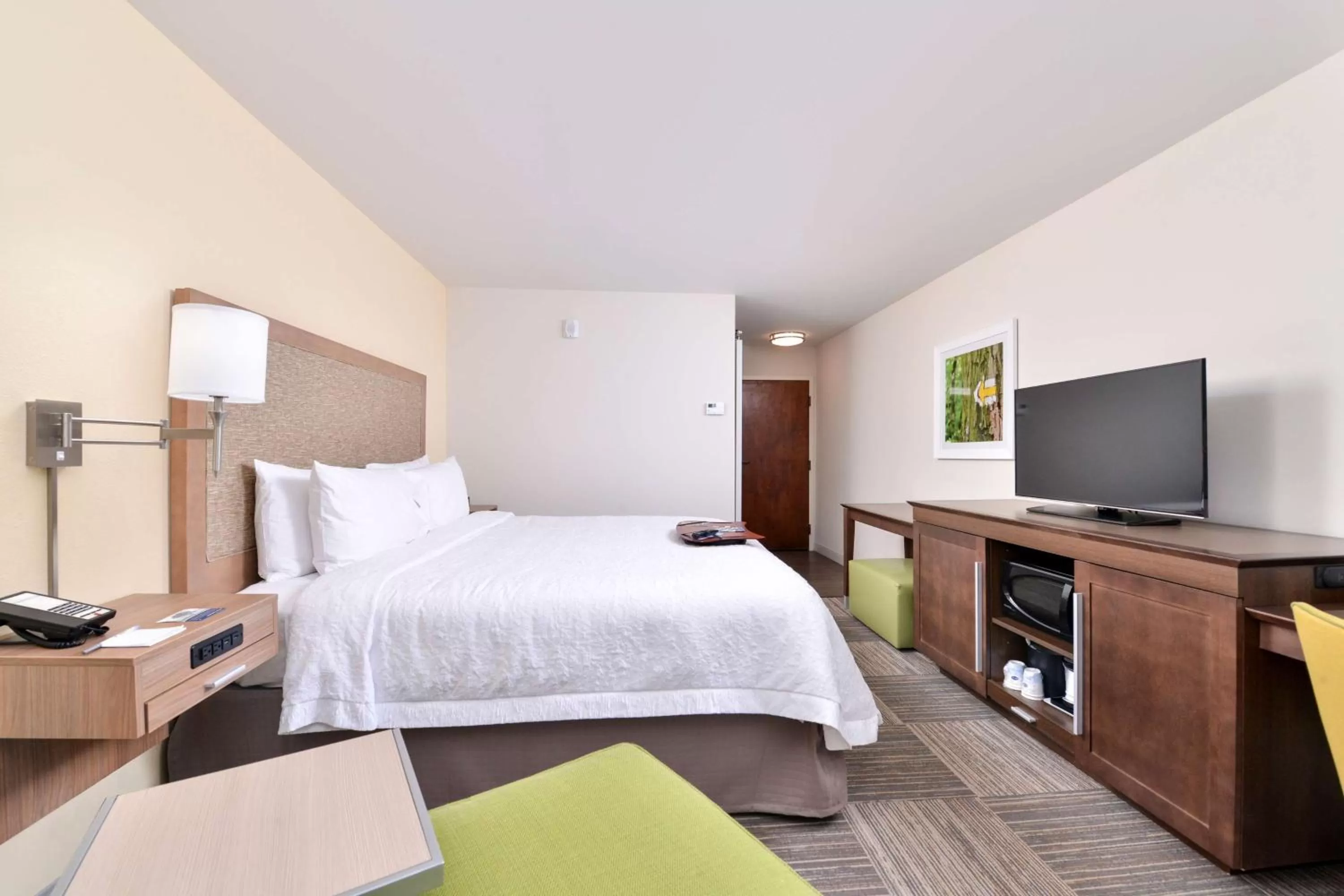 King Room - Mobility Access/Non-Smoking in Hampton Inn Cartersville