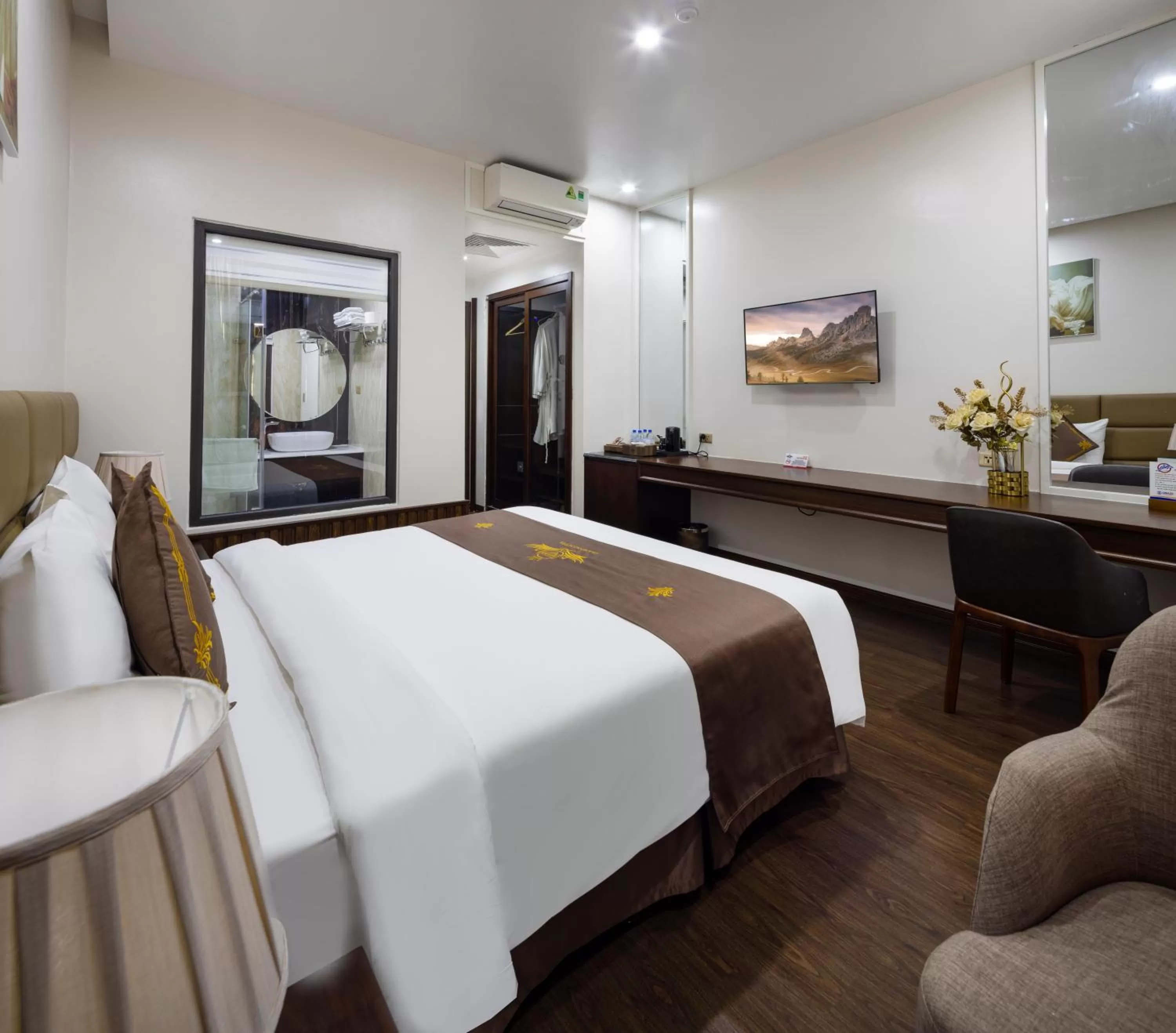 Budget Double Room in Diamond Luxury Hotel