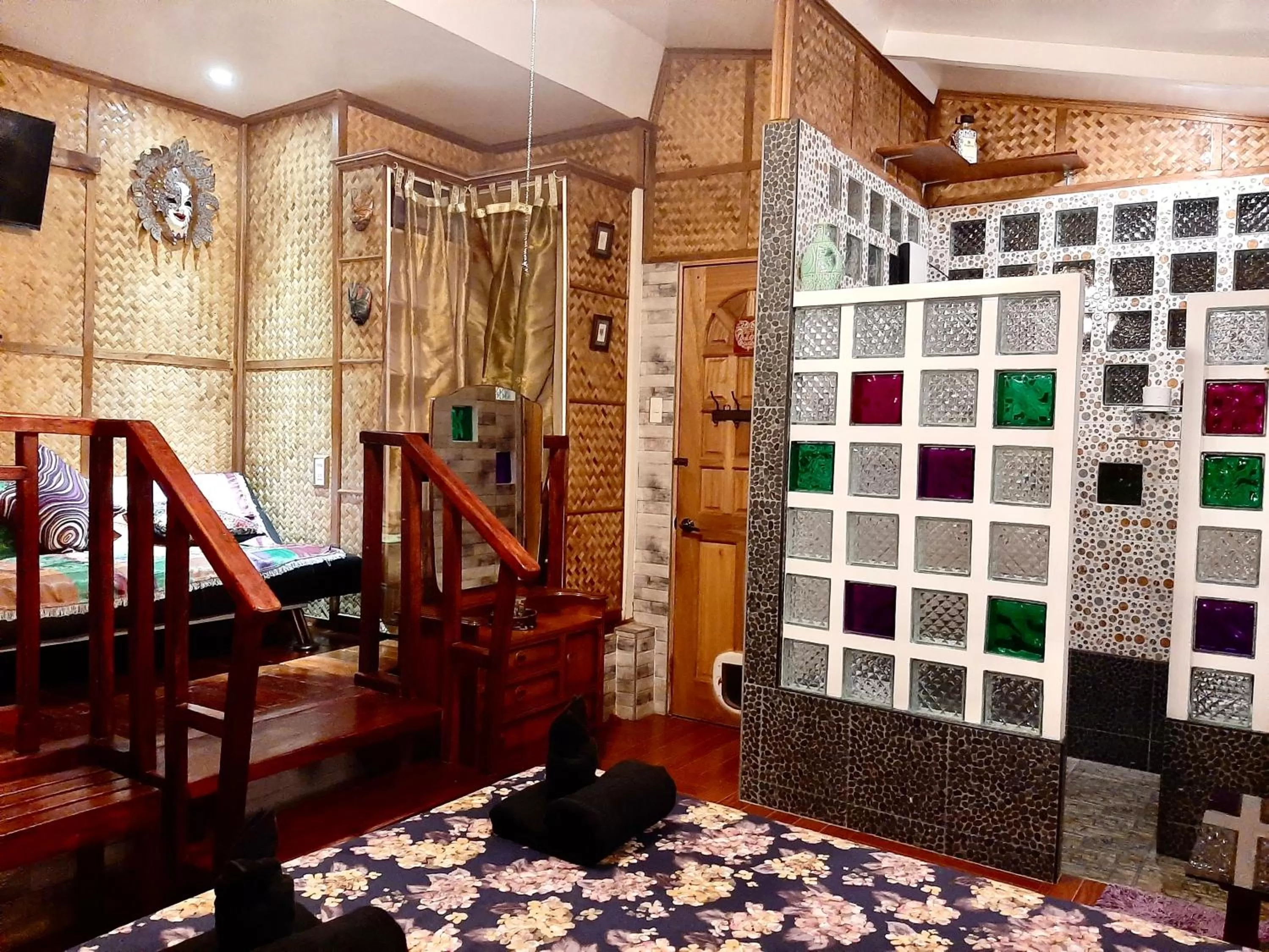 Deluxe Double Room with Balcony in Lala Panzi Bed and Breakfast