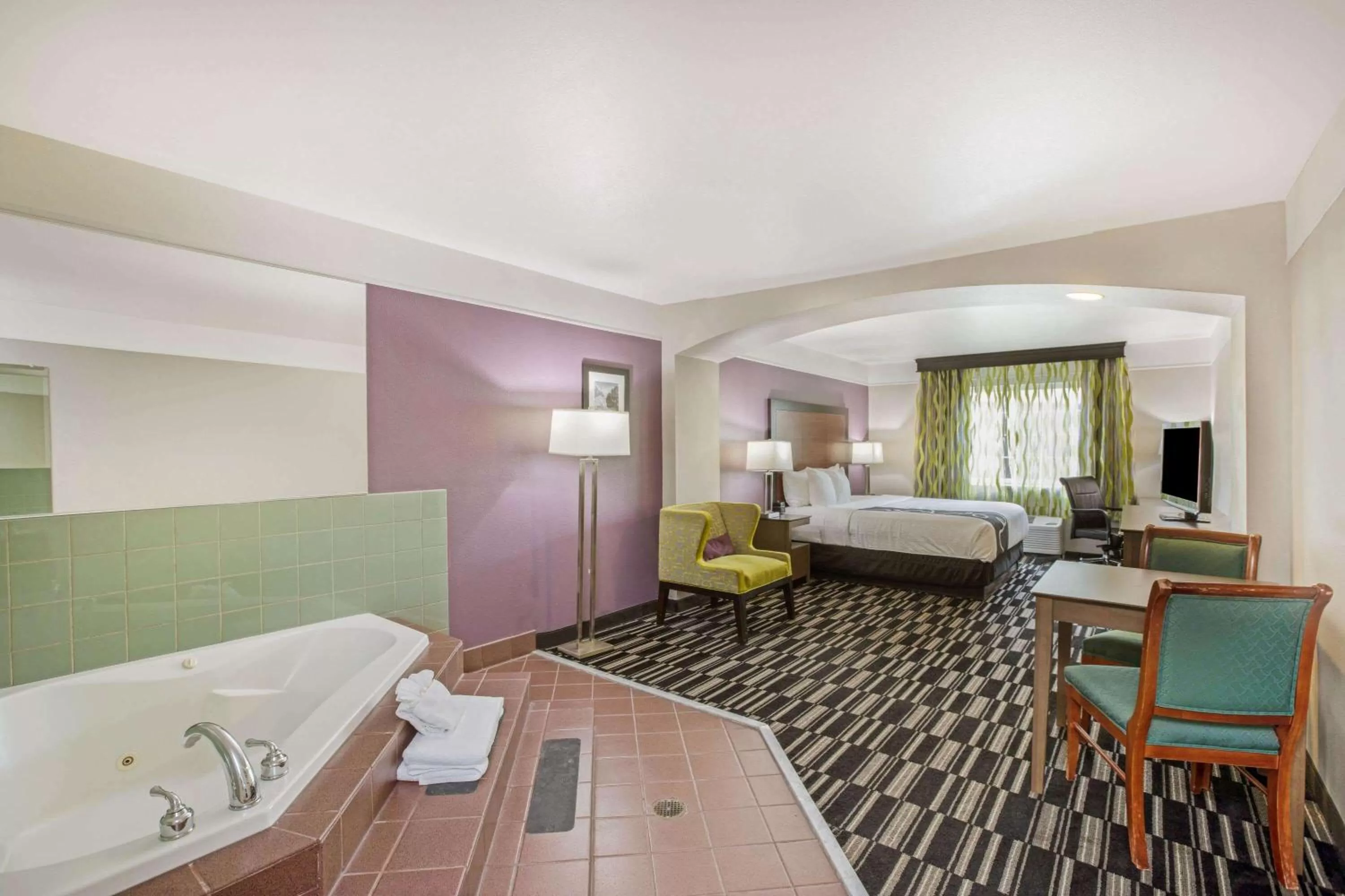 Deluxe King Studio Suite - Non-Smoking in La Quinta by Wyndham Modesto Salida
