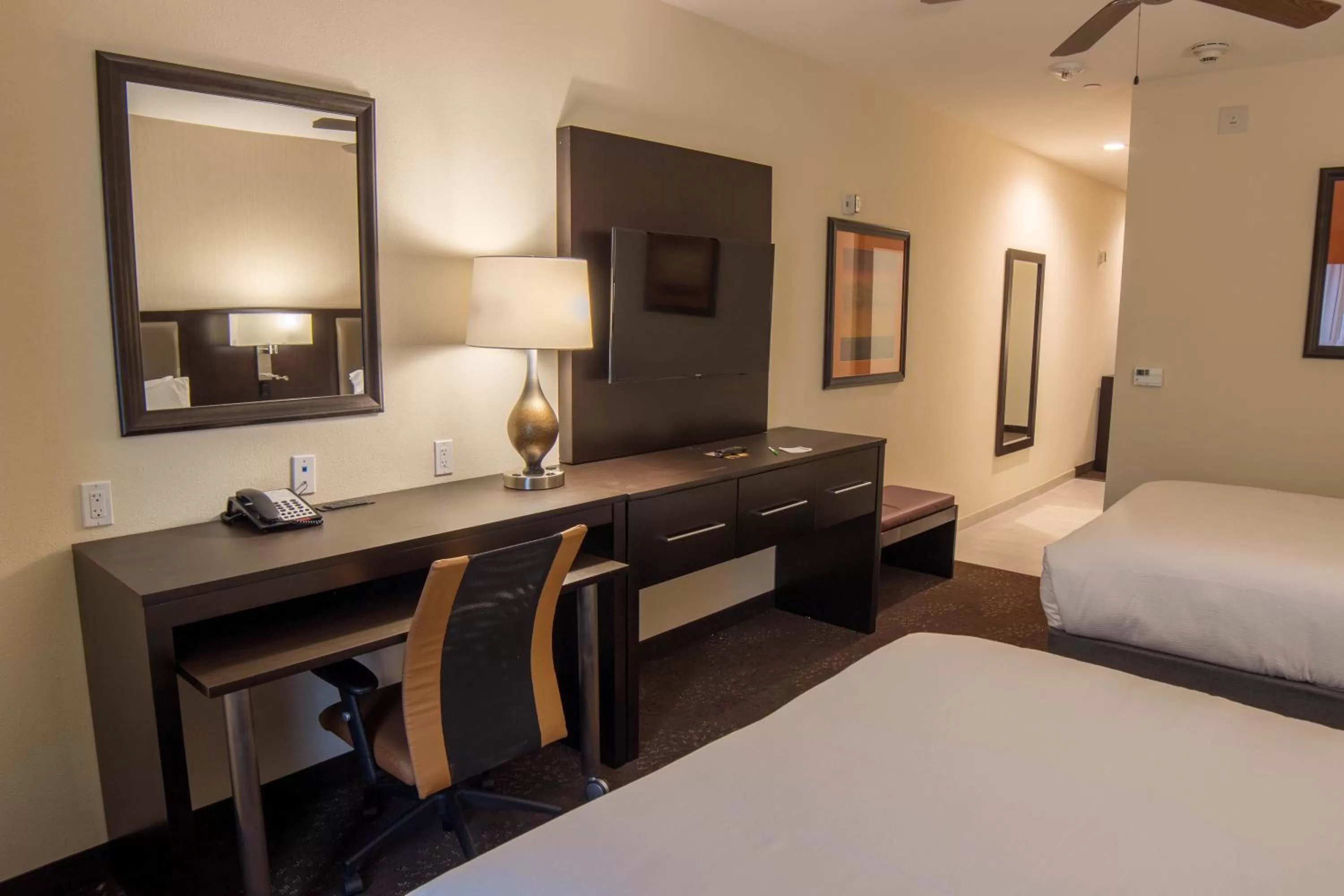 Standard Queen Room with Two Queen Beds - Communications Accessible in Holiday Inn Trophy Club by IHG