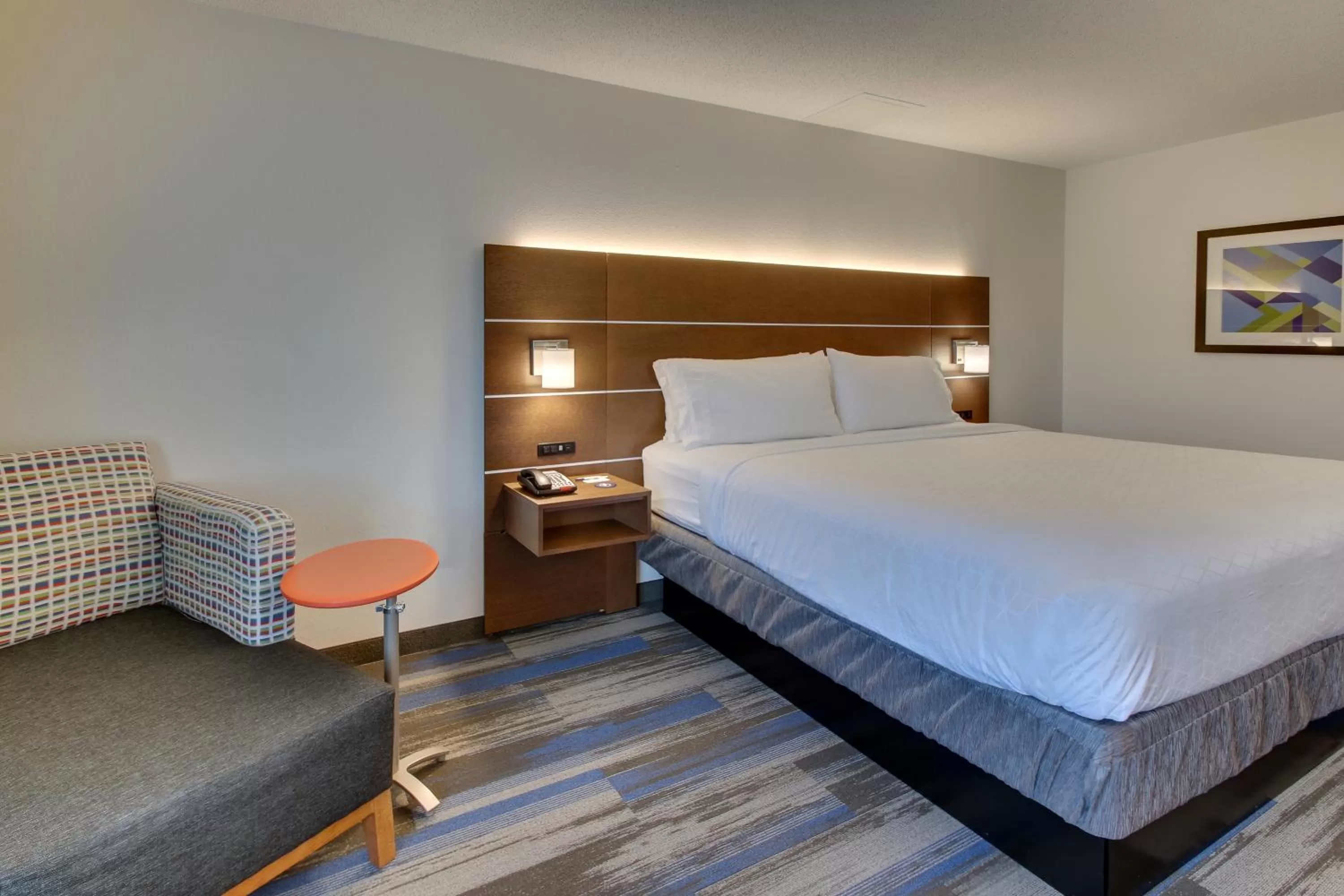 Business King Room - Non-Smoking in Holiday Inn Express Fishkill-Mid Hudson Valley by IHG