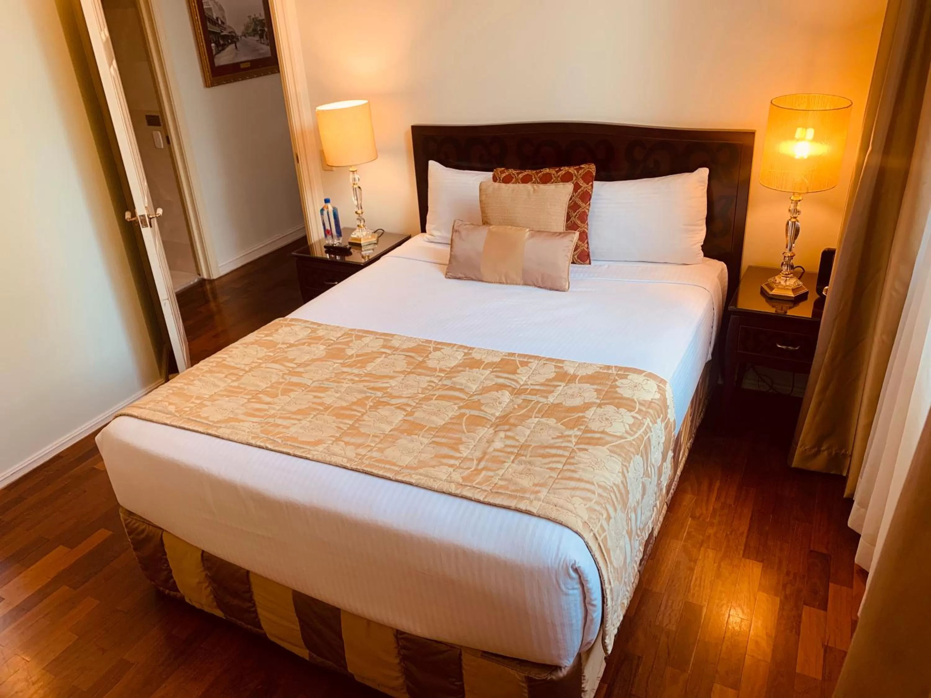 One-Bedroom Suite in Royal Albert Hotel