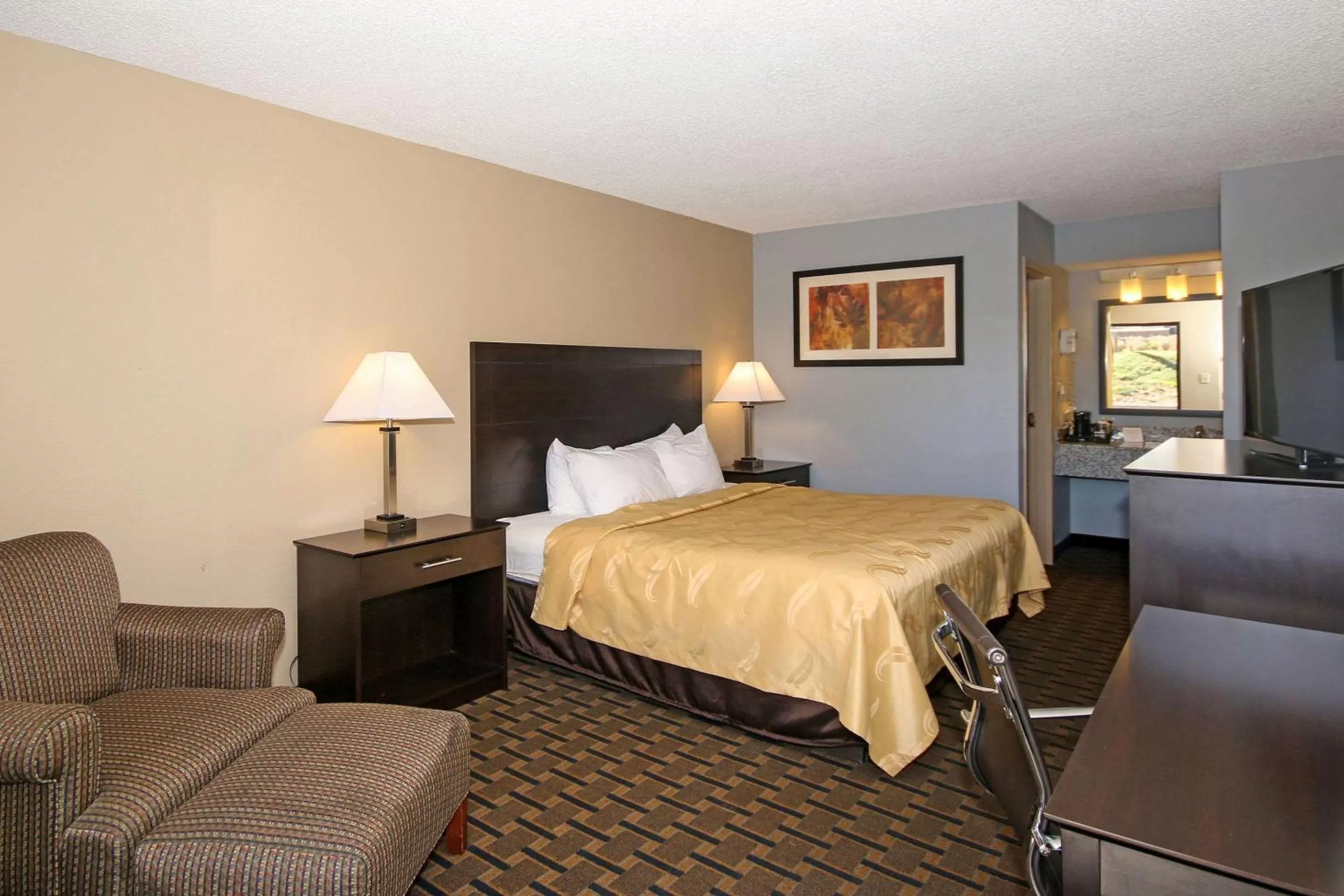 King Room - Smoking  in Quality Inn Clinton - Laurens I-26
