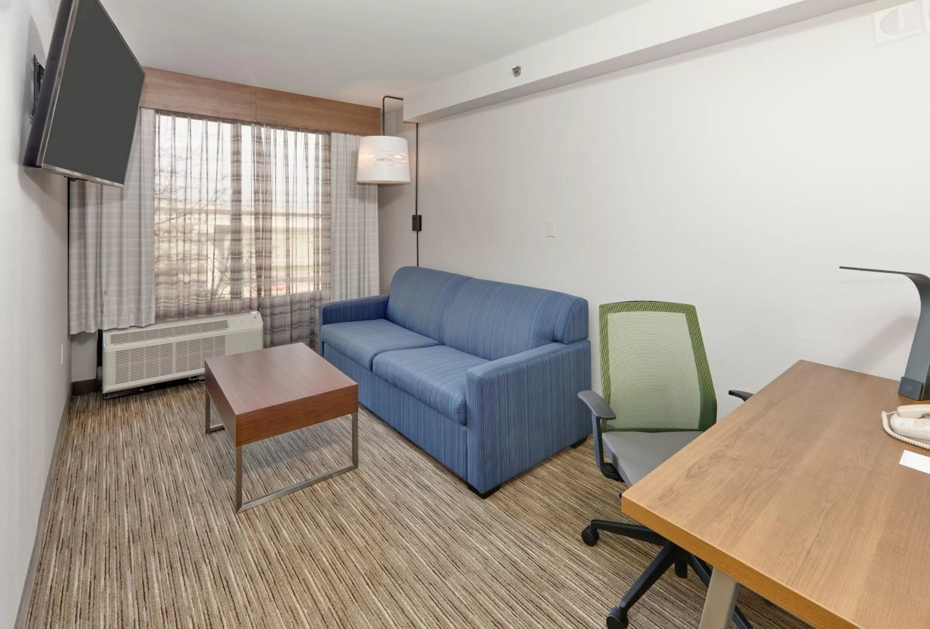 Executive 2 Queen Suite in Holiday Inn Express & Suites Irving Conv Ctr - Las Colinas by IHG
