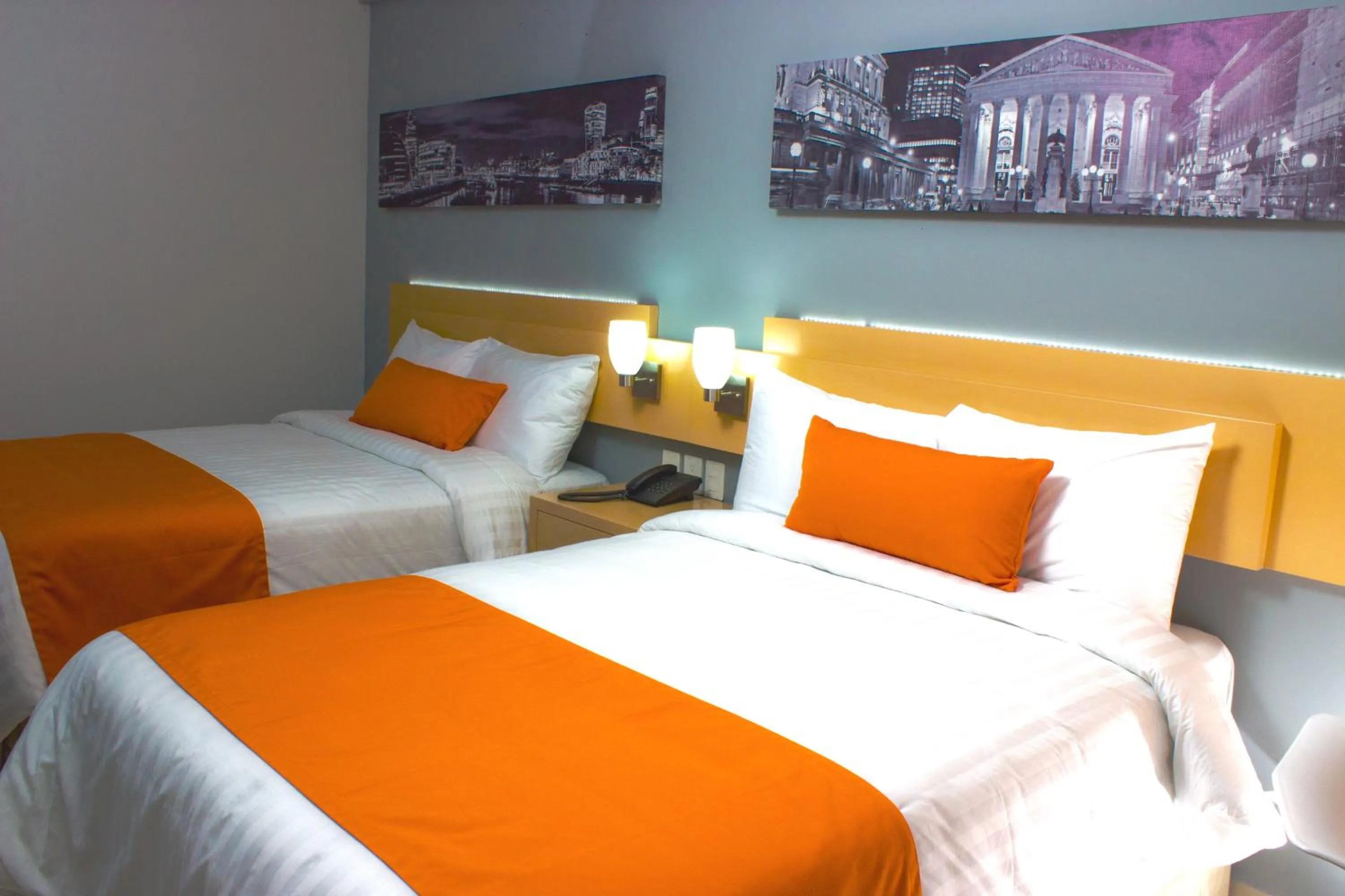 Double Room in Hotel Urbainn