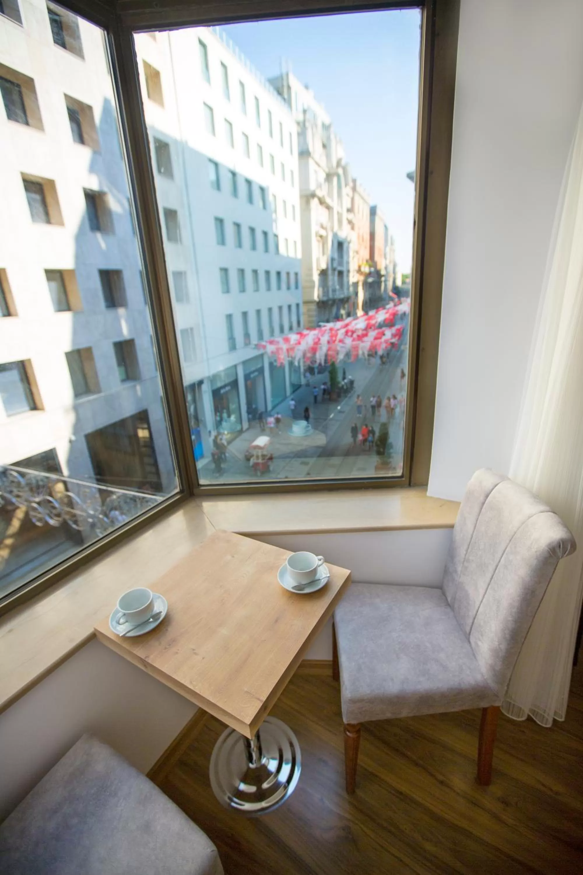 Deluxe Family Suite in Golden Street Hotel