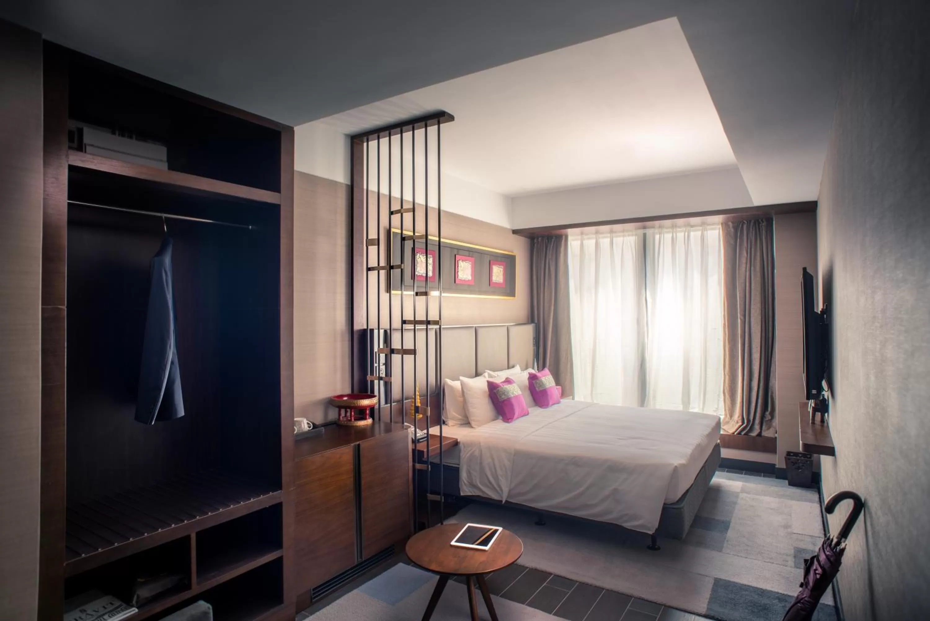 Premier King Room with Sofa Bed in Soravit on Granville