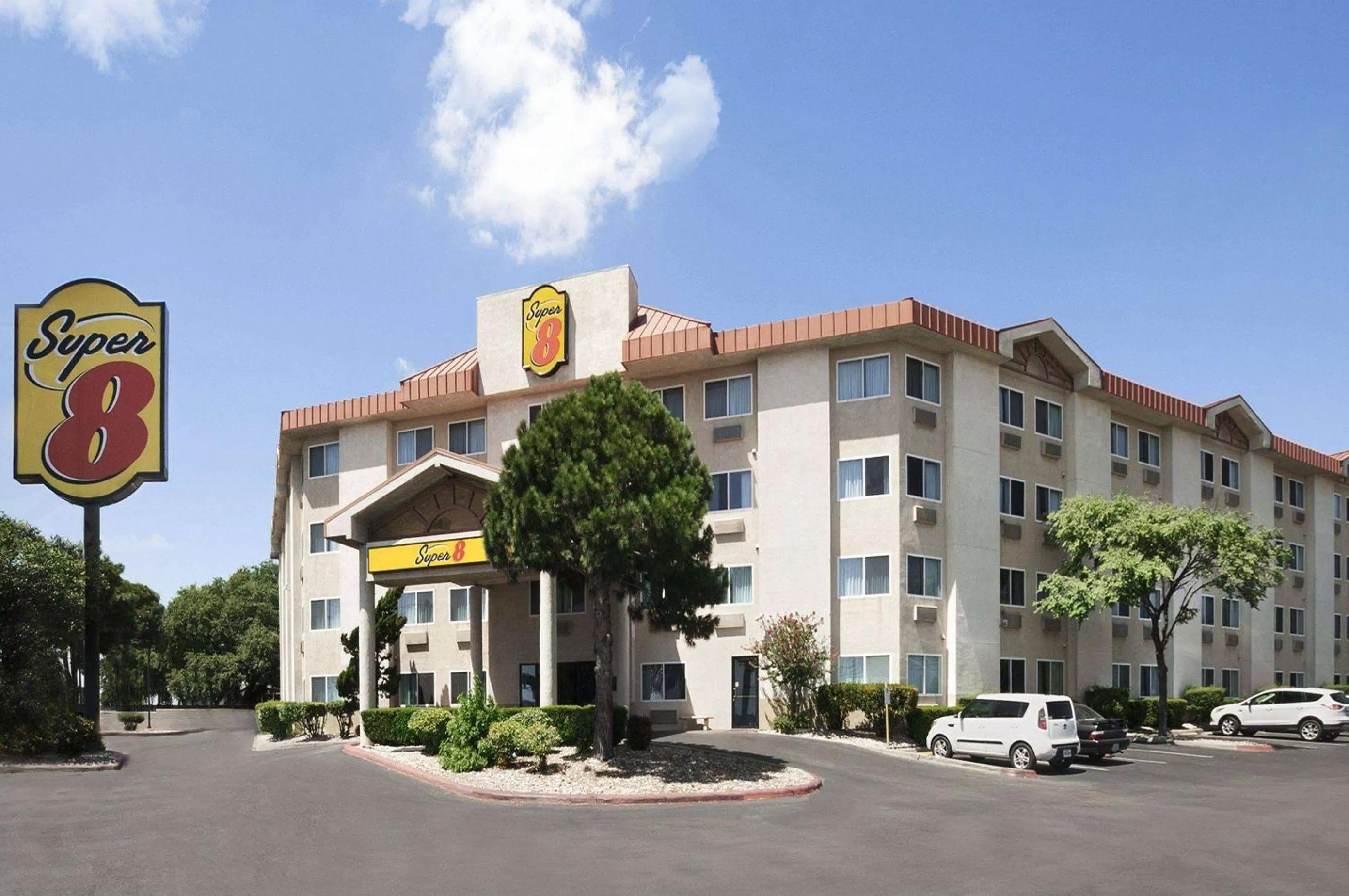Super 8 by Wyndham Austin North/University Area