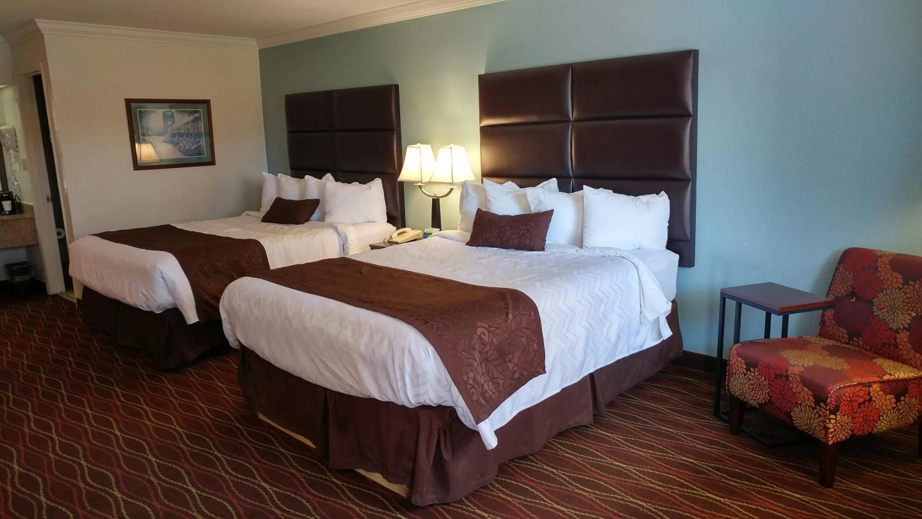 Queen Room with Two Queen Beds and Bath Tub - Mobility Accessible/Non-Smoking in Baymont by Wyndham Helen