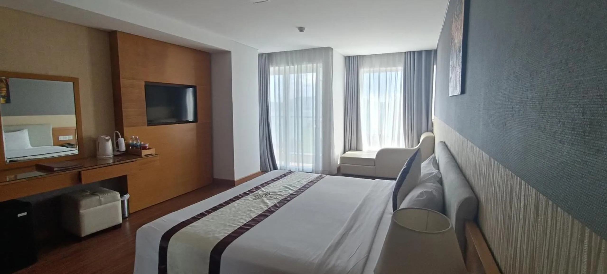 Deluxe Room Sea View with Balcony in Dendro Gold Hotel