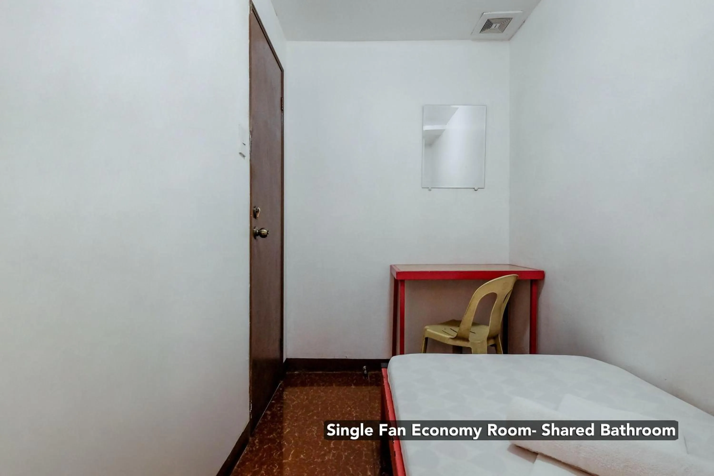 Single Fan Economy with Shared Bathroom in Stay Malate (Wanderers Guest House)