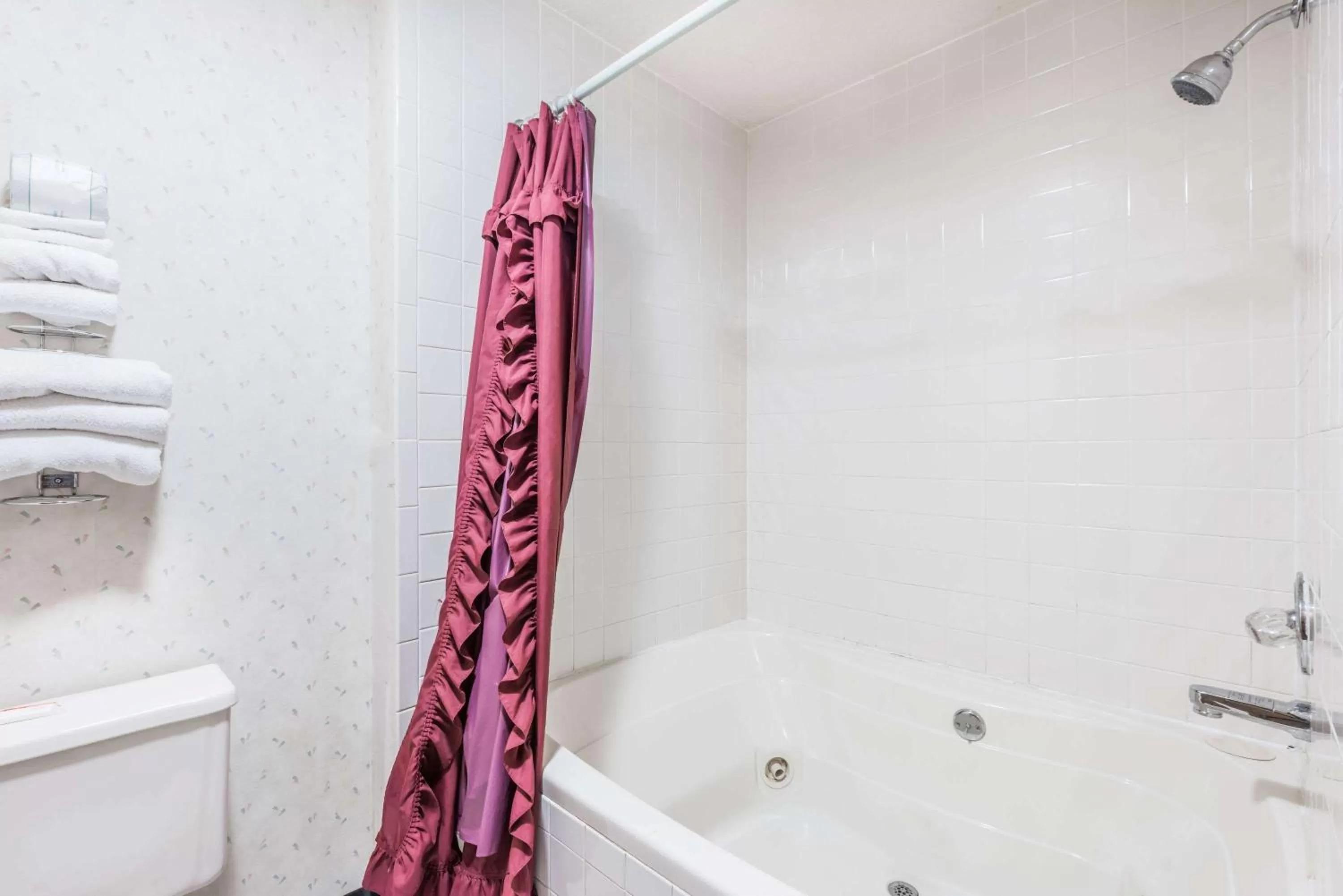 Queen Studio Suite - Smoking in Super 8 by Wyndham Du Quoin