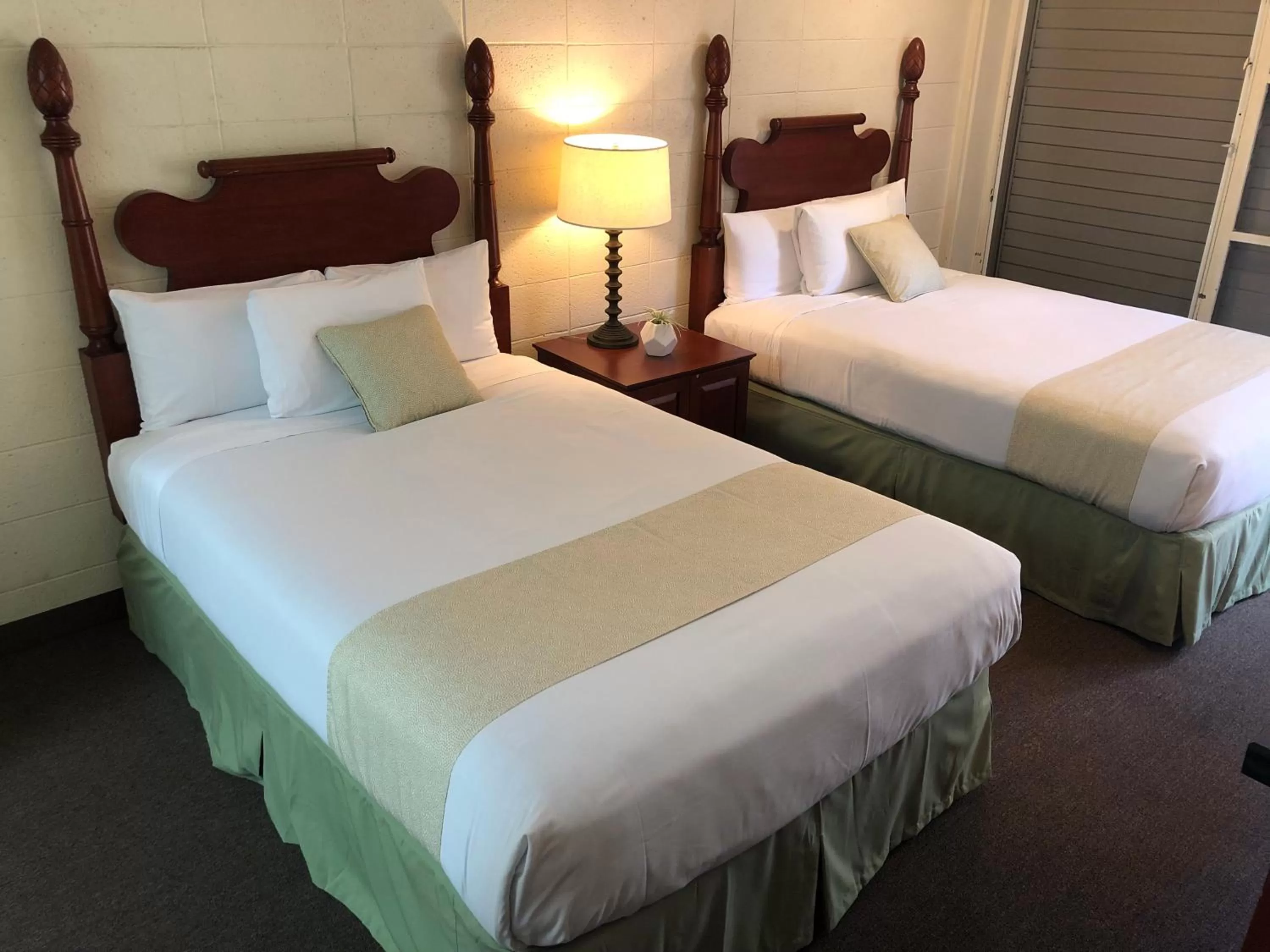 Pool View 1 King or 2 Doubles in Waikiki Heritage Hotel