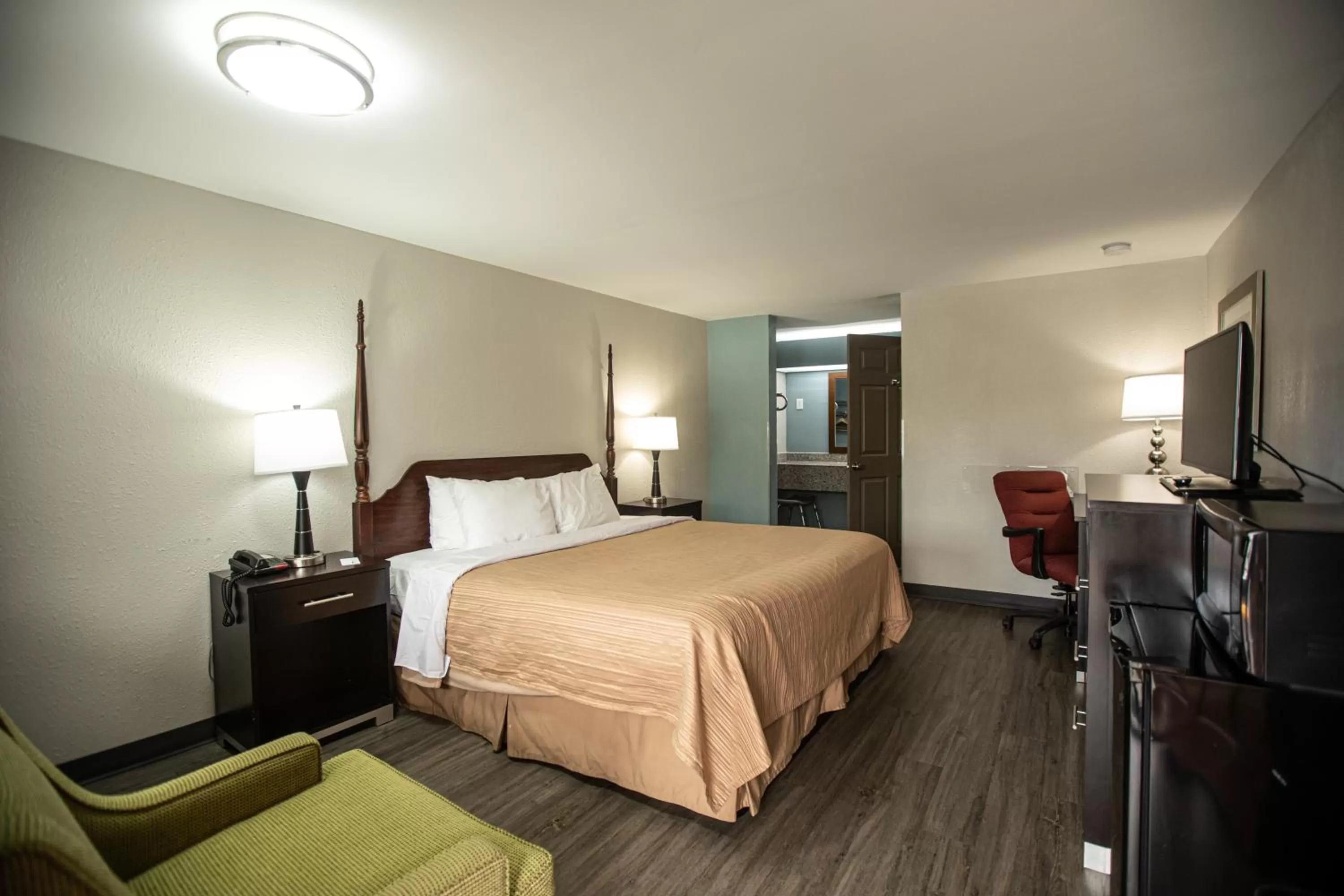 King Room - Smoking  in Knights Inn Mount Airy