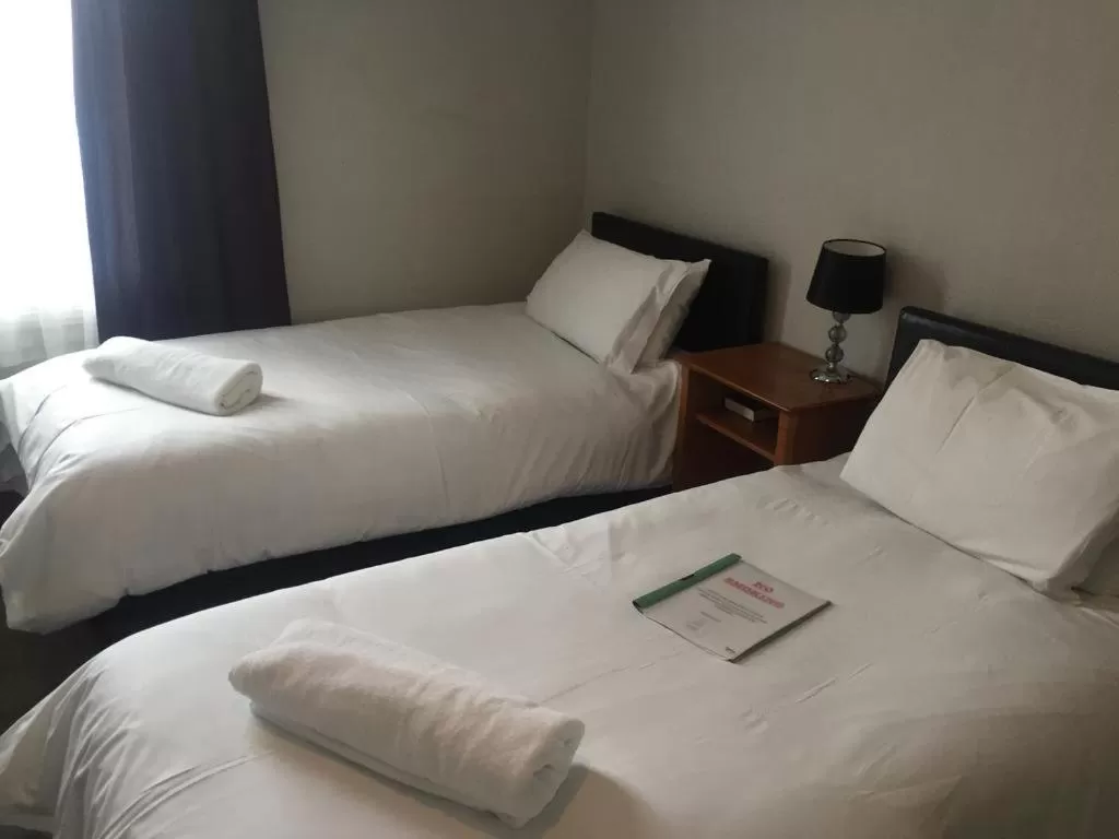 Standard Twin Room in Albert & Victoria Hotel