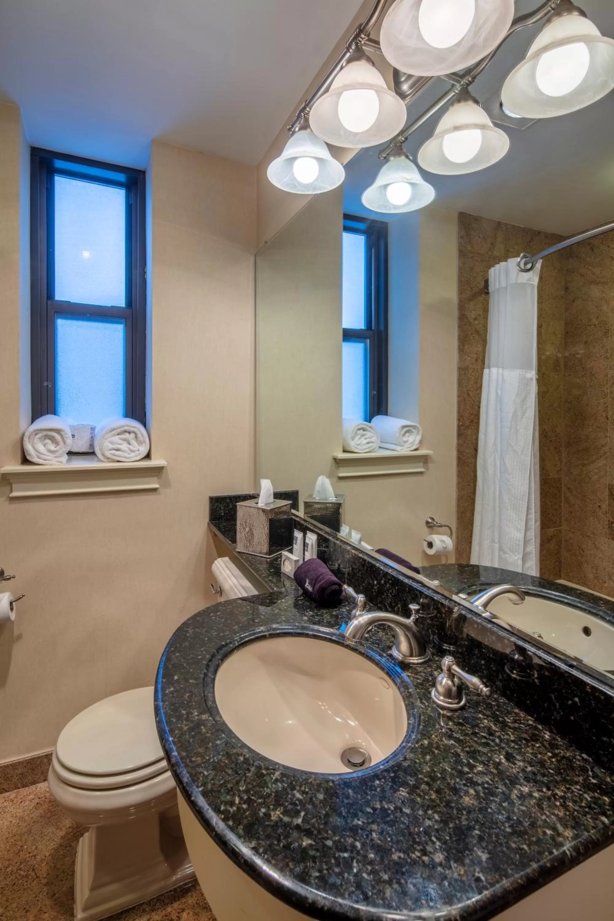 1 King Bed, Non-Smoking in Collegian Hotel & Suites, Trademark Collection by Wyndham