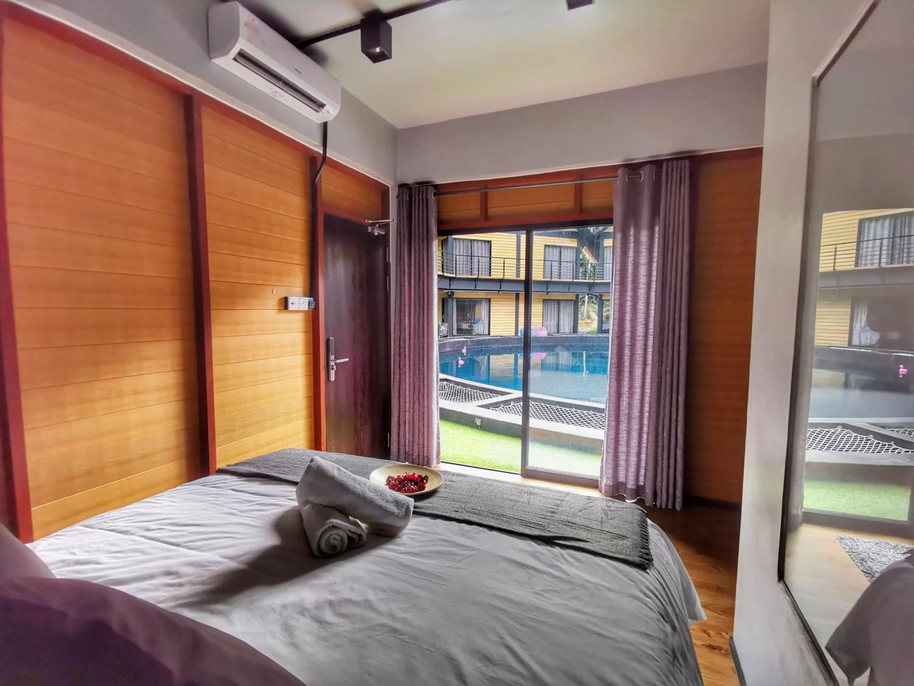 Deluxe Ground Pool Access in A Rock Resort Langkawi - Coral Reefs