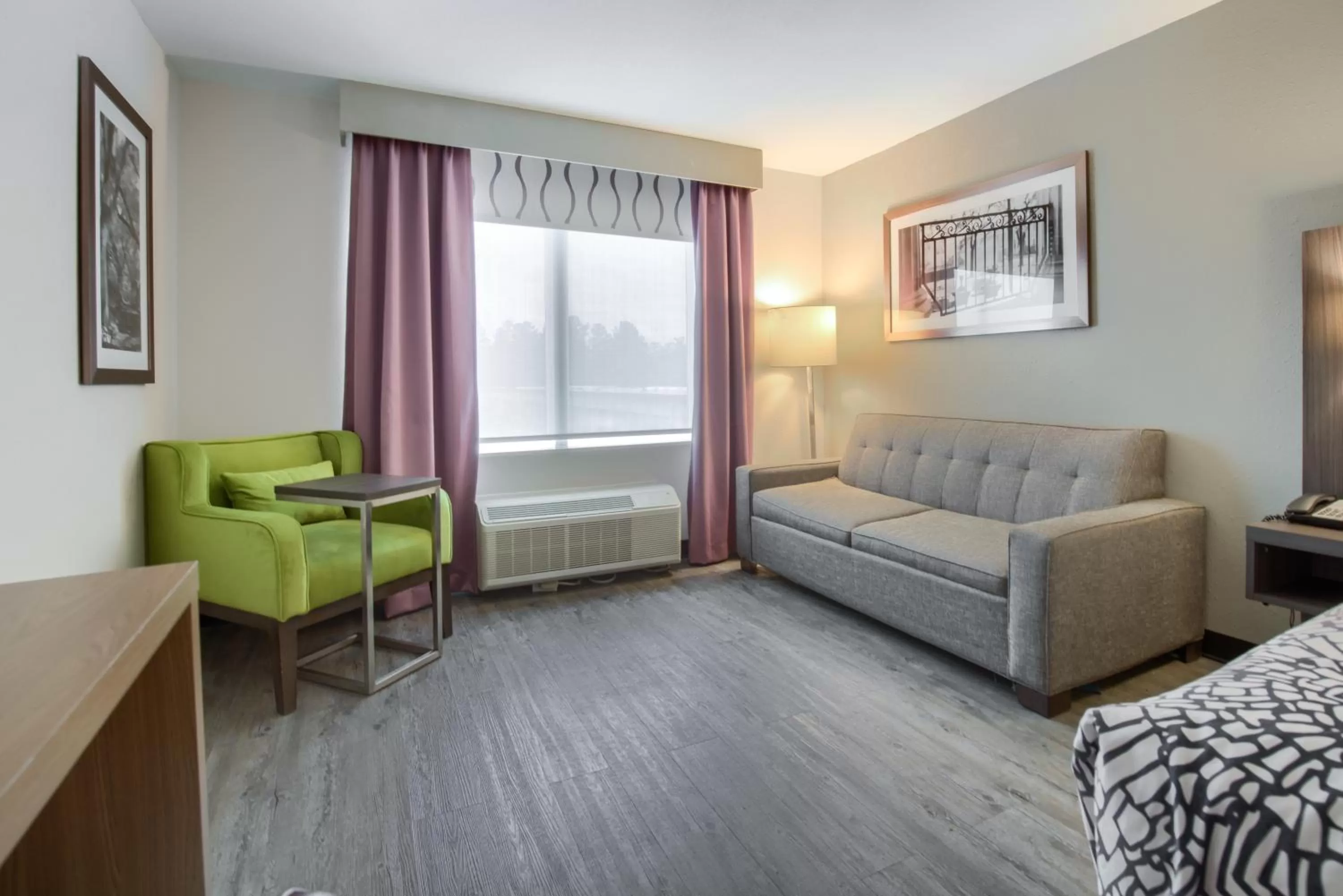 Executive King Room with Sofa Bed in La Quinta by Wyndham Mobile