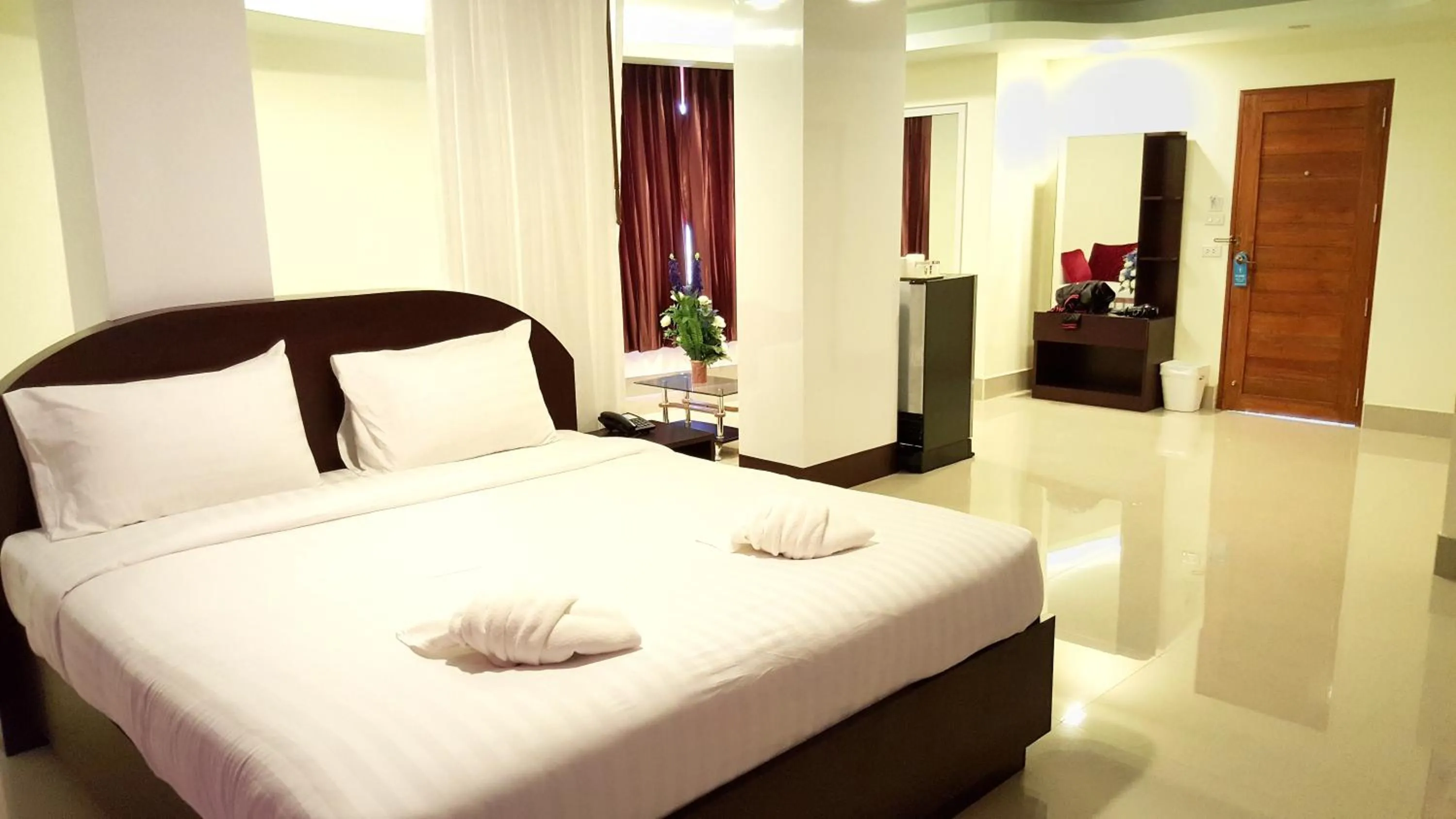 Deluxe Double Pool View in Smile Residence