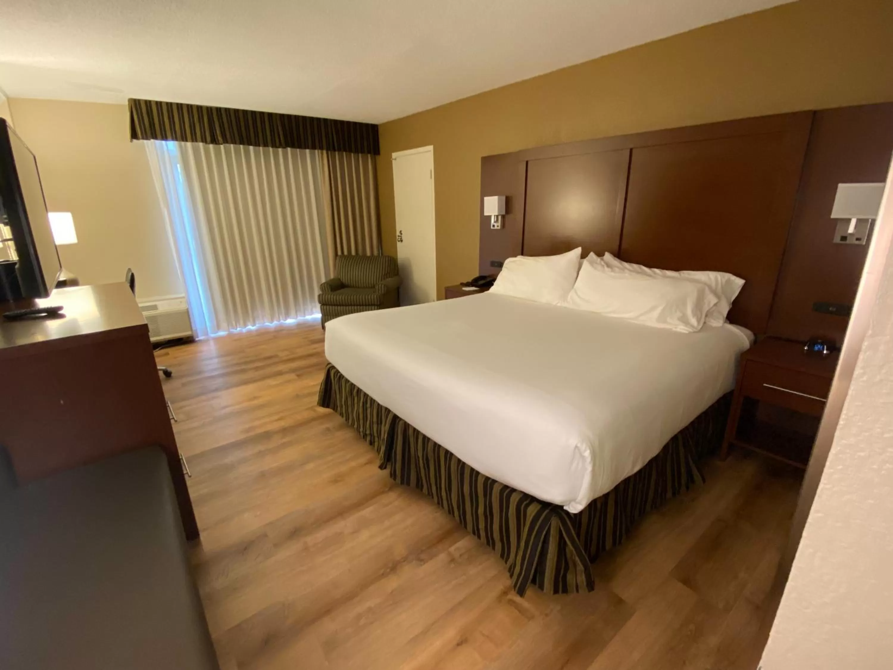 King Room in Wyndham Garden Warsaw