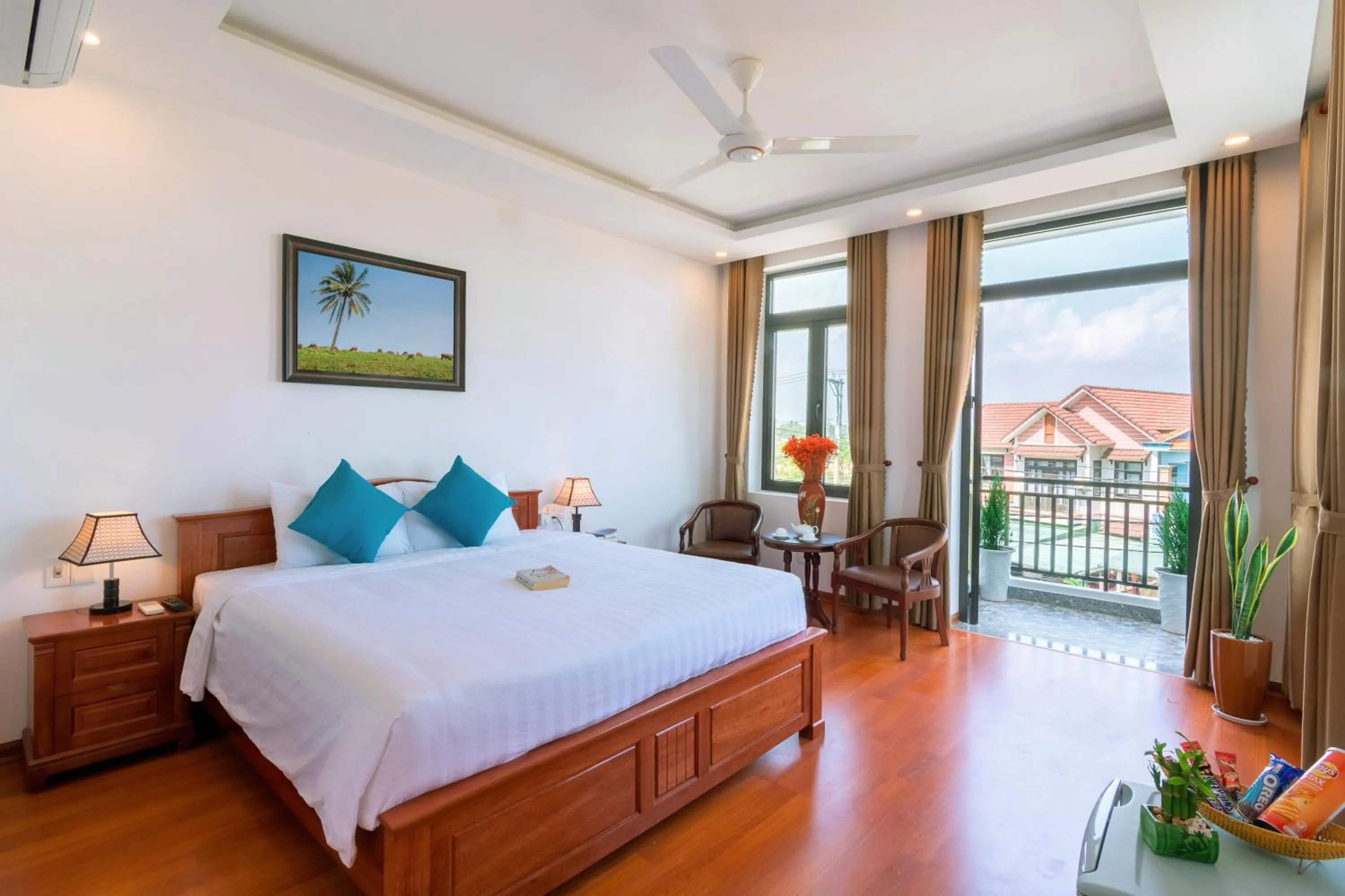 Deluxe Double Room with Balcony in An Bang Beach Dolphin Homestay