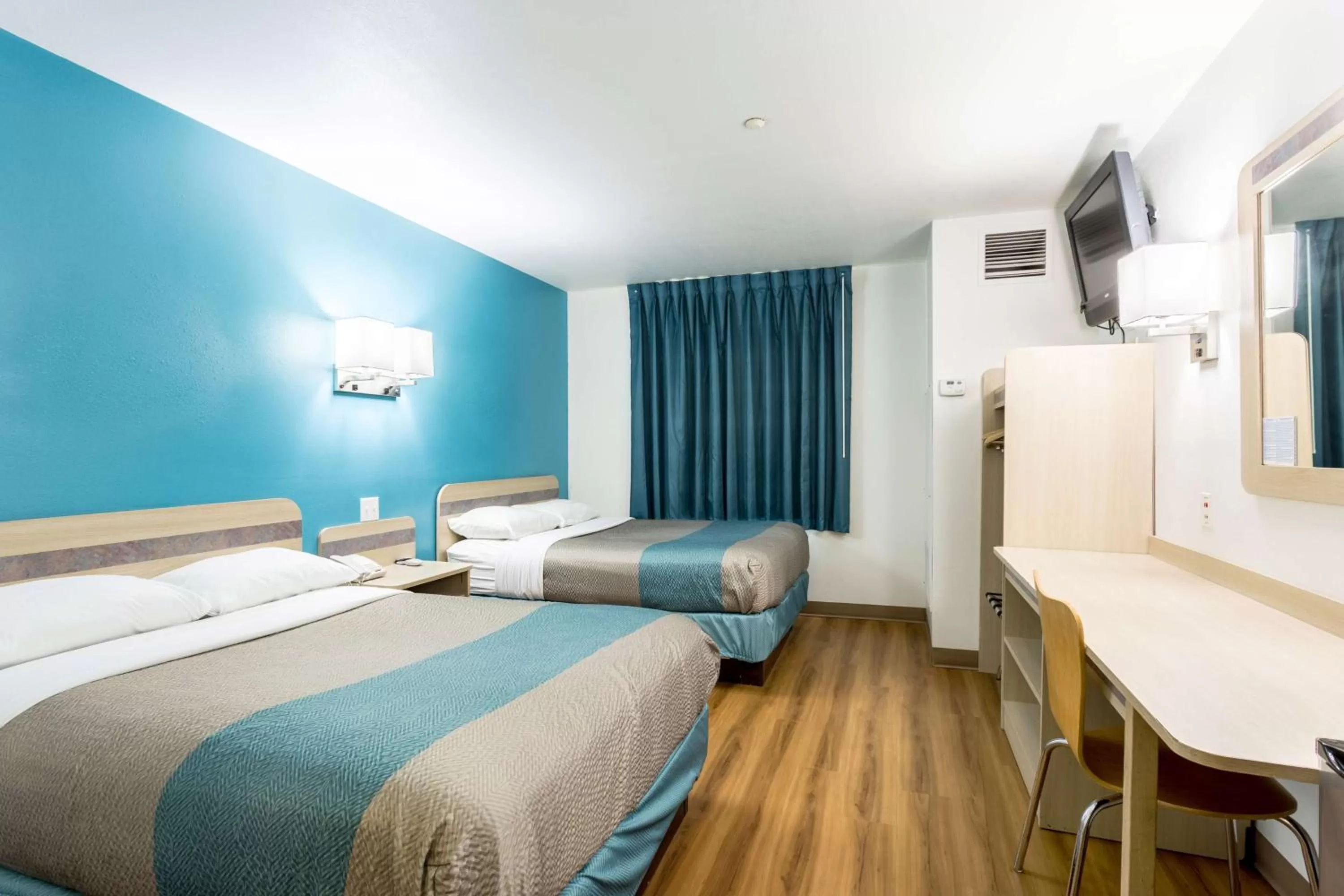 Quadruple Room - single occupancy - Non-Smoking in Motel 6-Roswell, NM