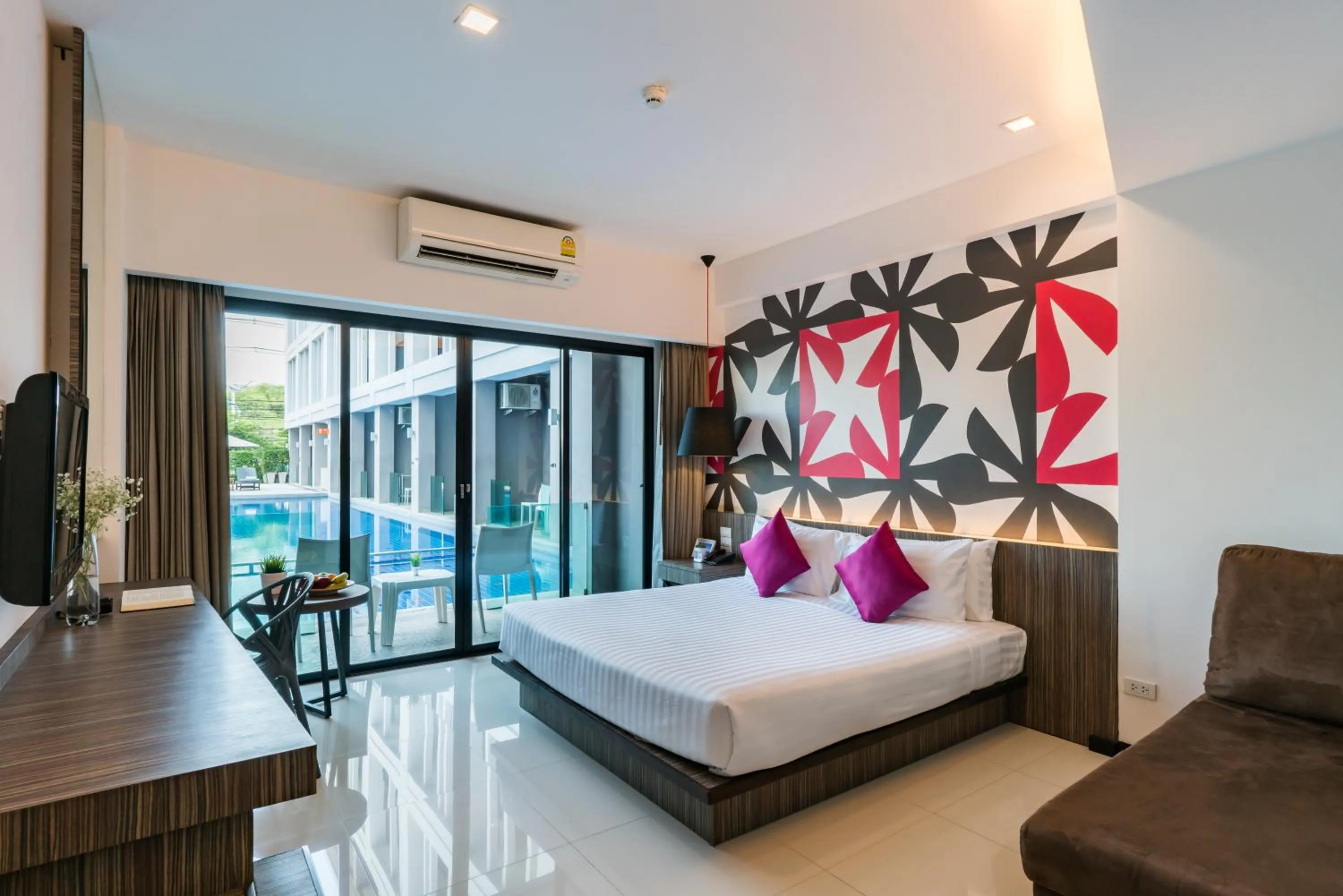 Deluxe Double Room with Pool Access in Hotel J Residence Pattaya