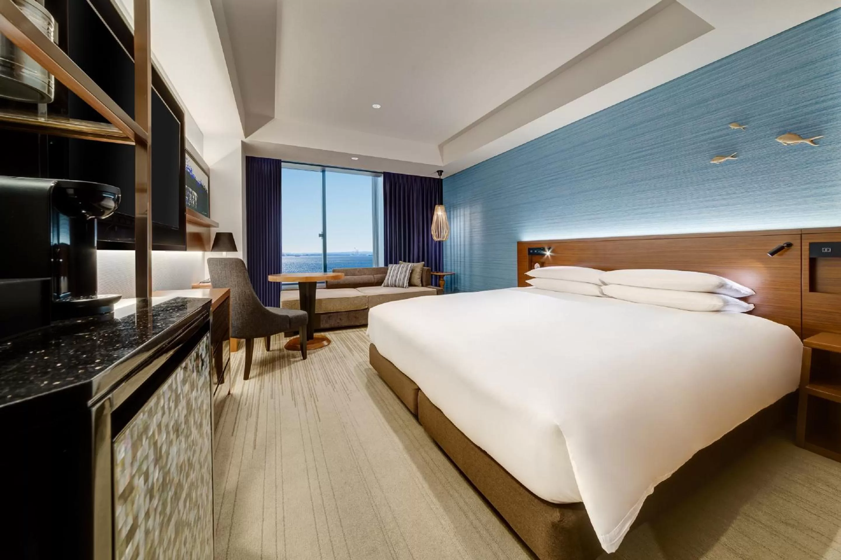 Deluxe King Room with Ocean View in Hyatt Regency Tokyo Bay