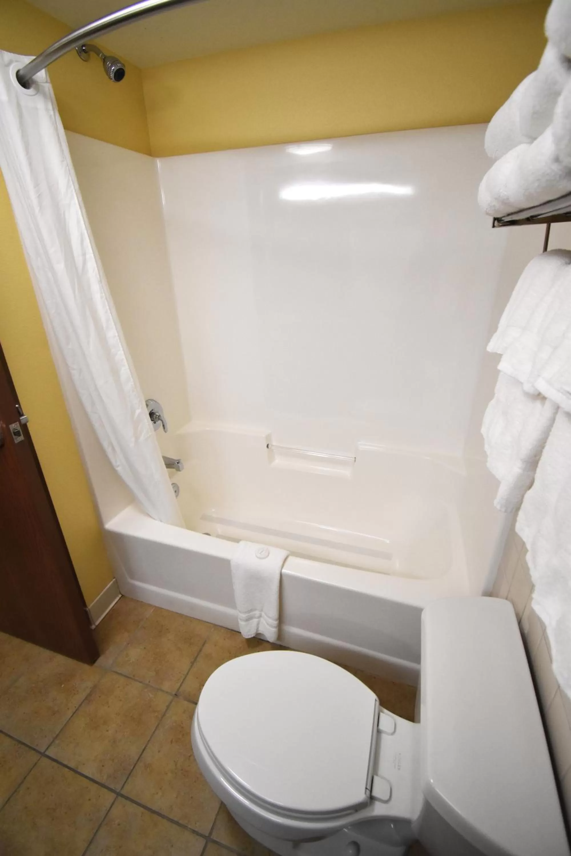 Deluxe Family Room in Canad Inns Destination Center Grand Forks