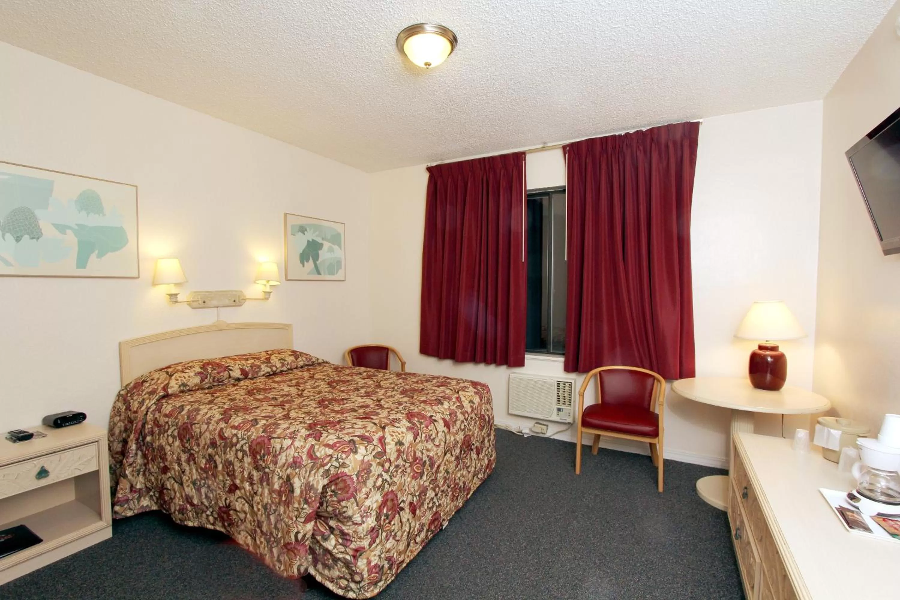 Standard Queen Room in Winners Inn Casino