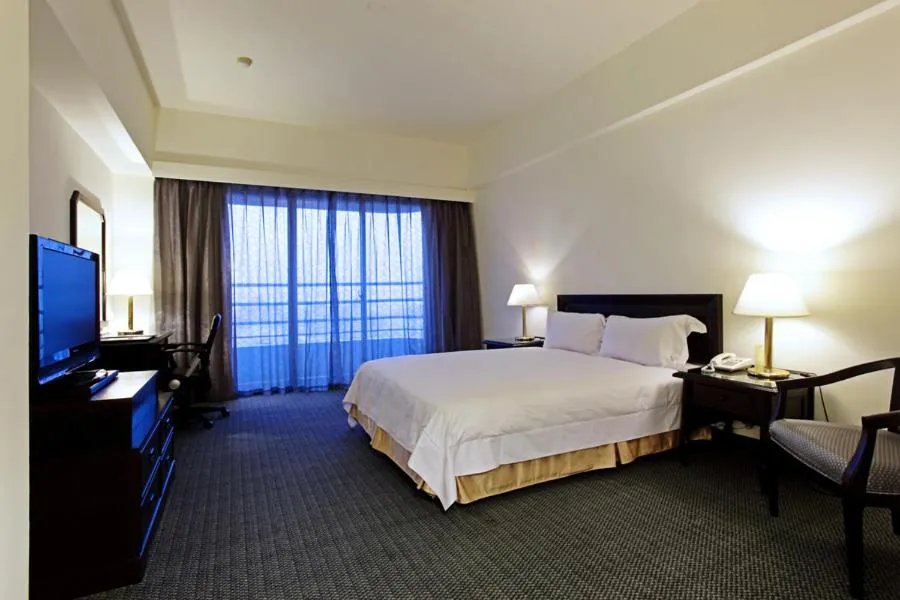 Superior Double Room in Metro Hotel