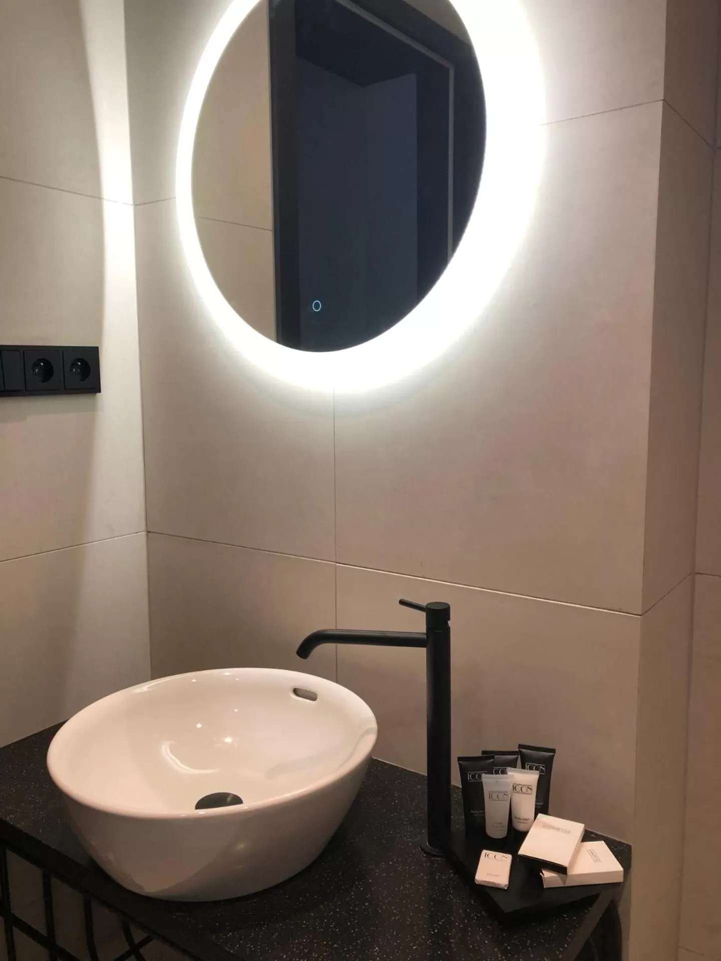 Triple Room in Chevron Hotel