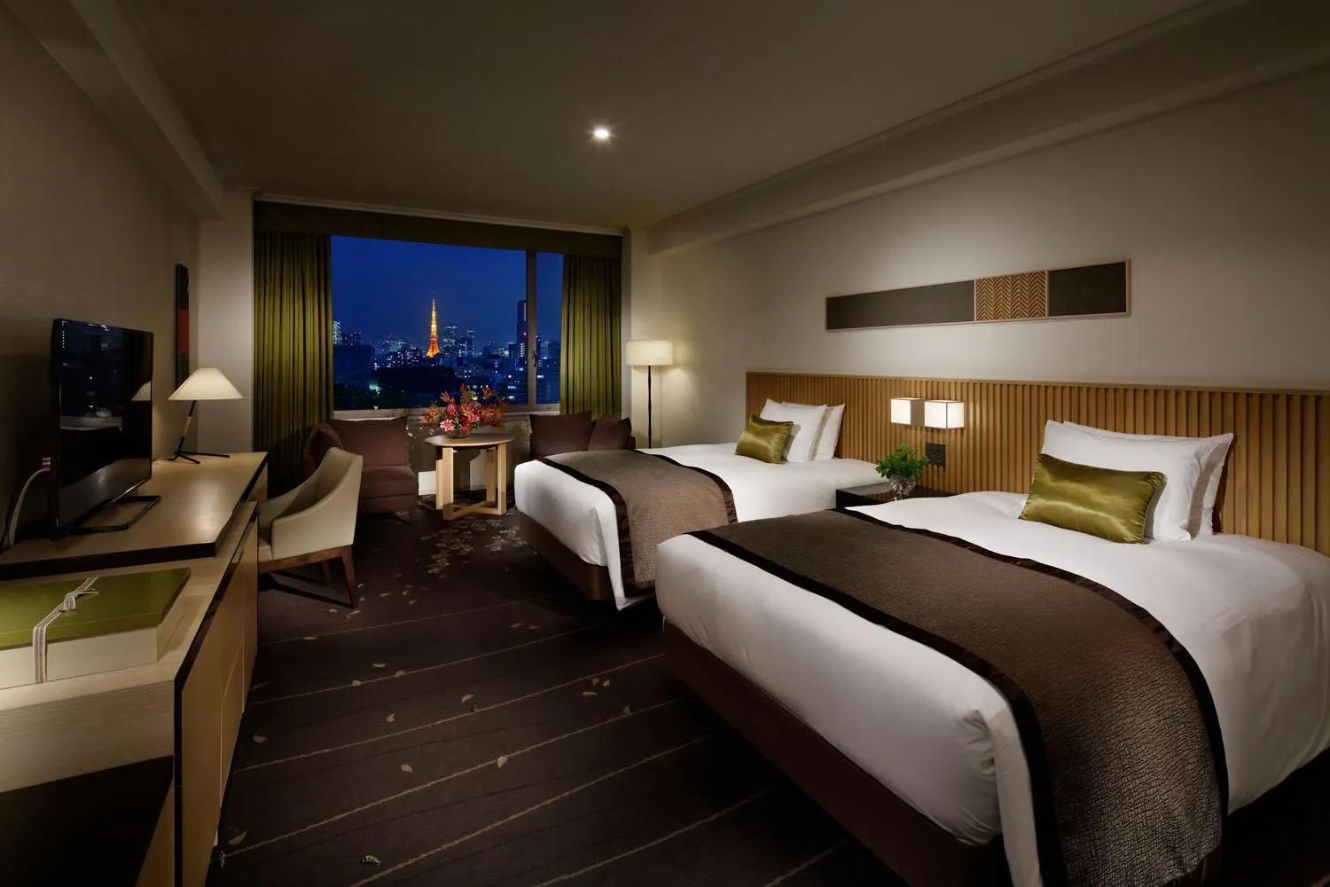 Tower Side Deluxe Twin Room Upper Floor (Non-Smoking)+ Sauna Access in The Prince Sakura Tower Tokyo, Autograph Collection