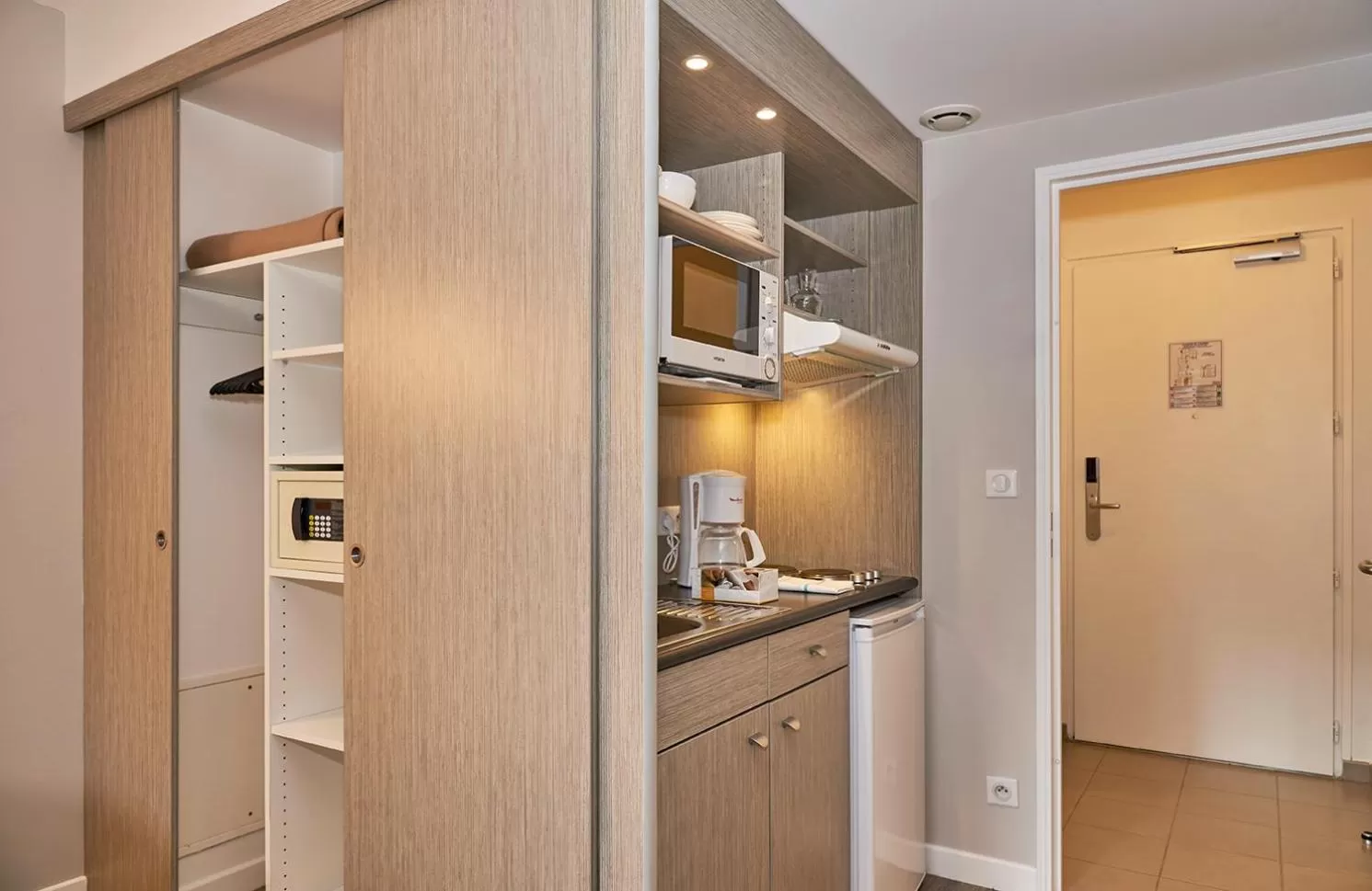 Studio (2 Adults) in Résidence Château du Mée