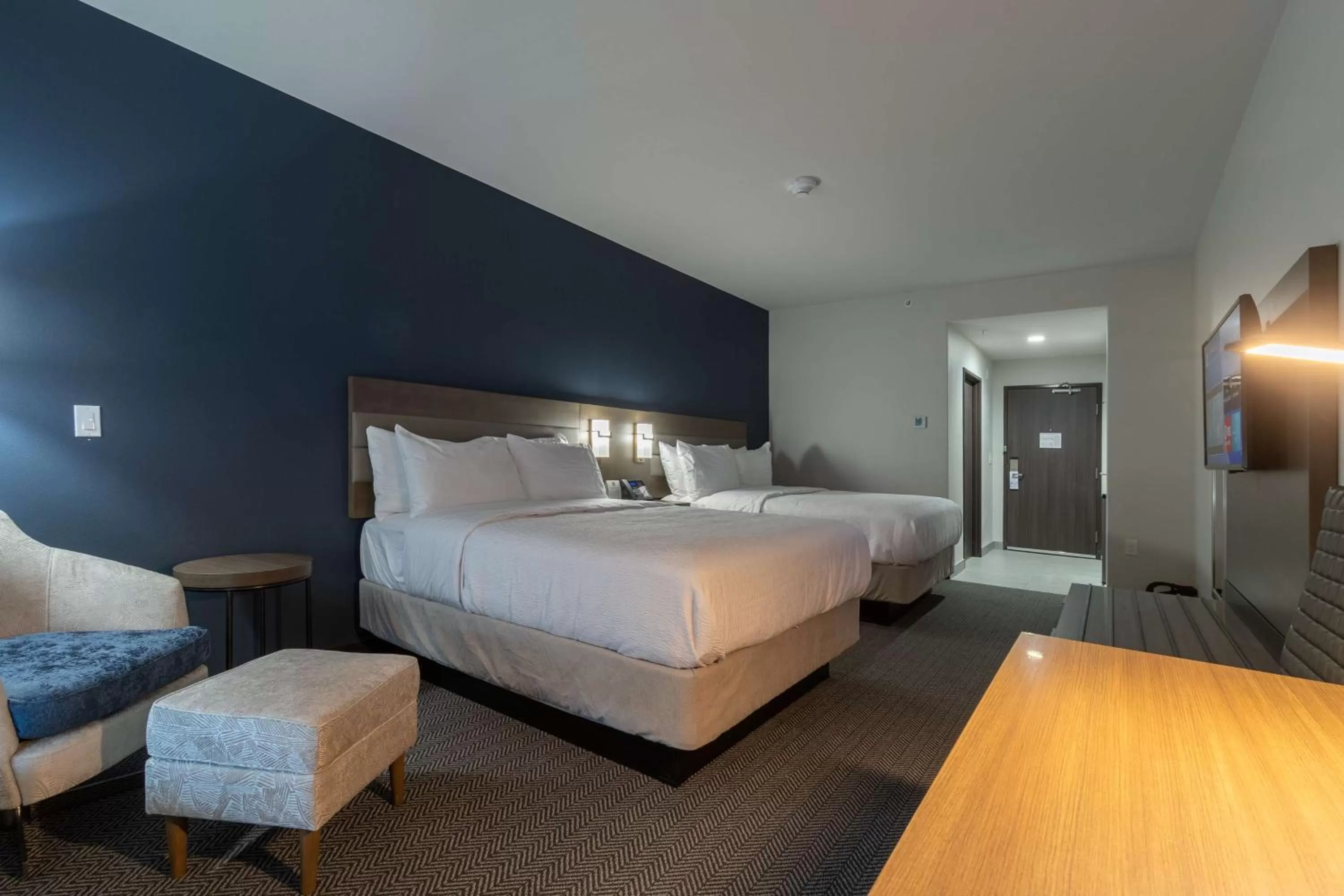 Queen Room with Two Queen Beds - Disability Access in Best Western Plus Tacoma Hotel